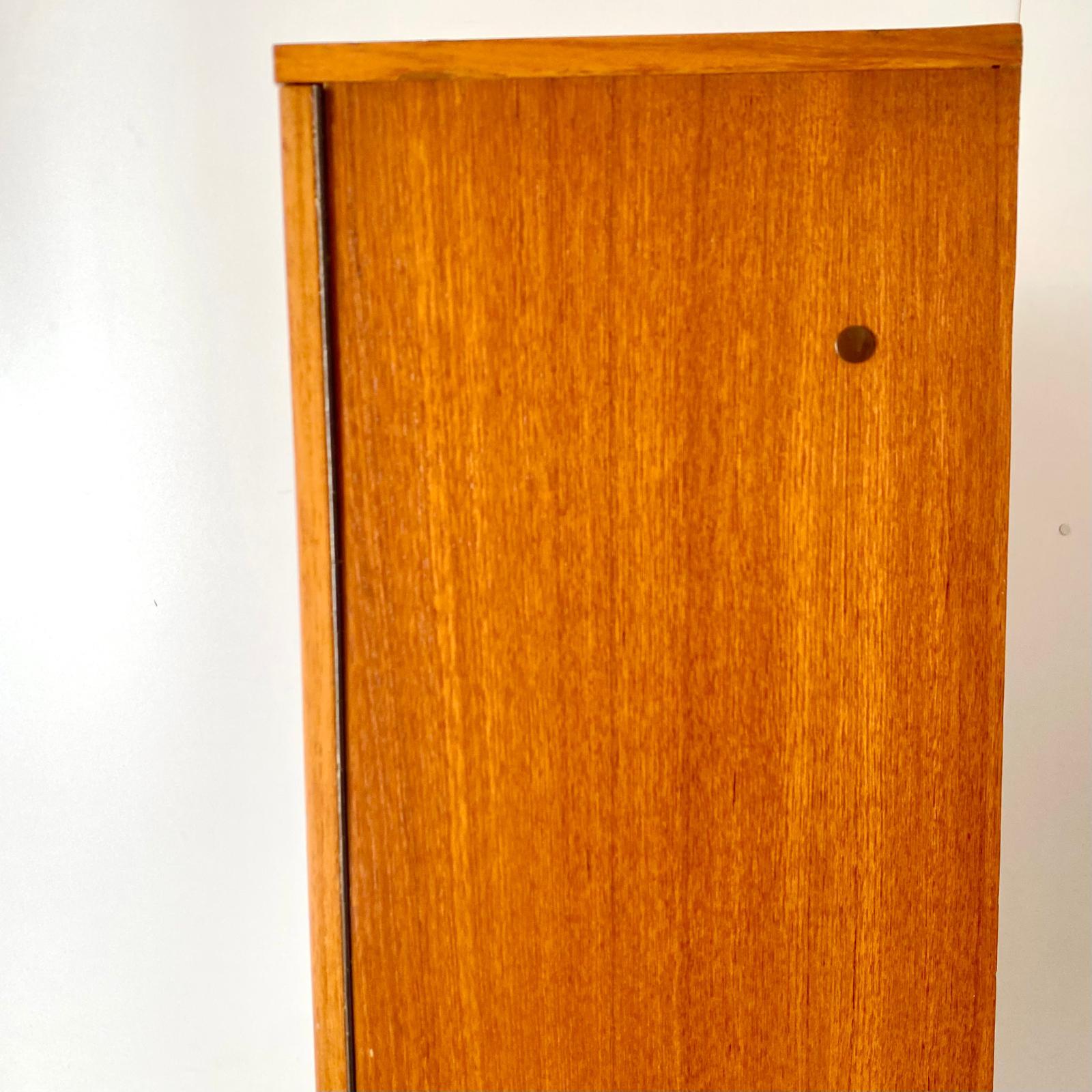 Mid Century Modern Teak Cupboard in Scandinavian Style, Italy 1960 For Sale 1