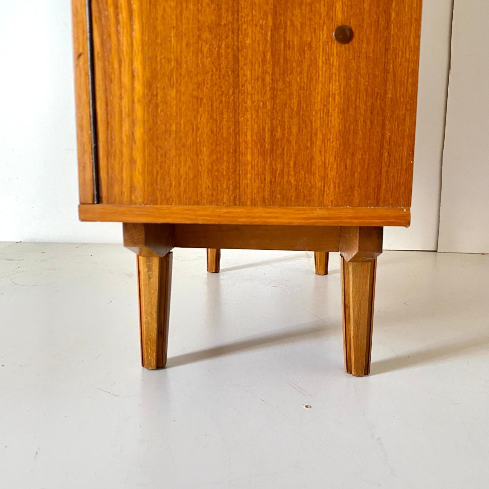 Mid Century Modern Teak Cupboard in Scandinavian Style, Italy 1960 For Sale 2
