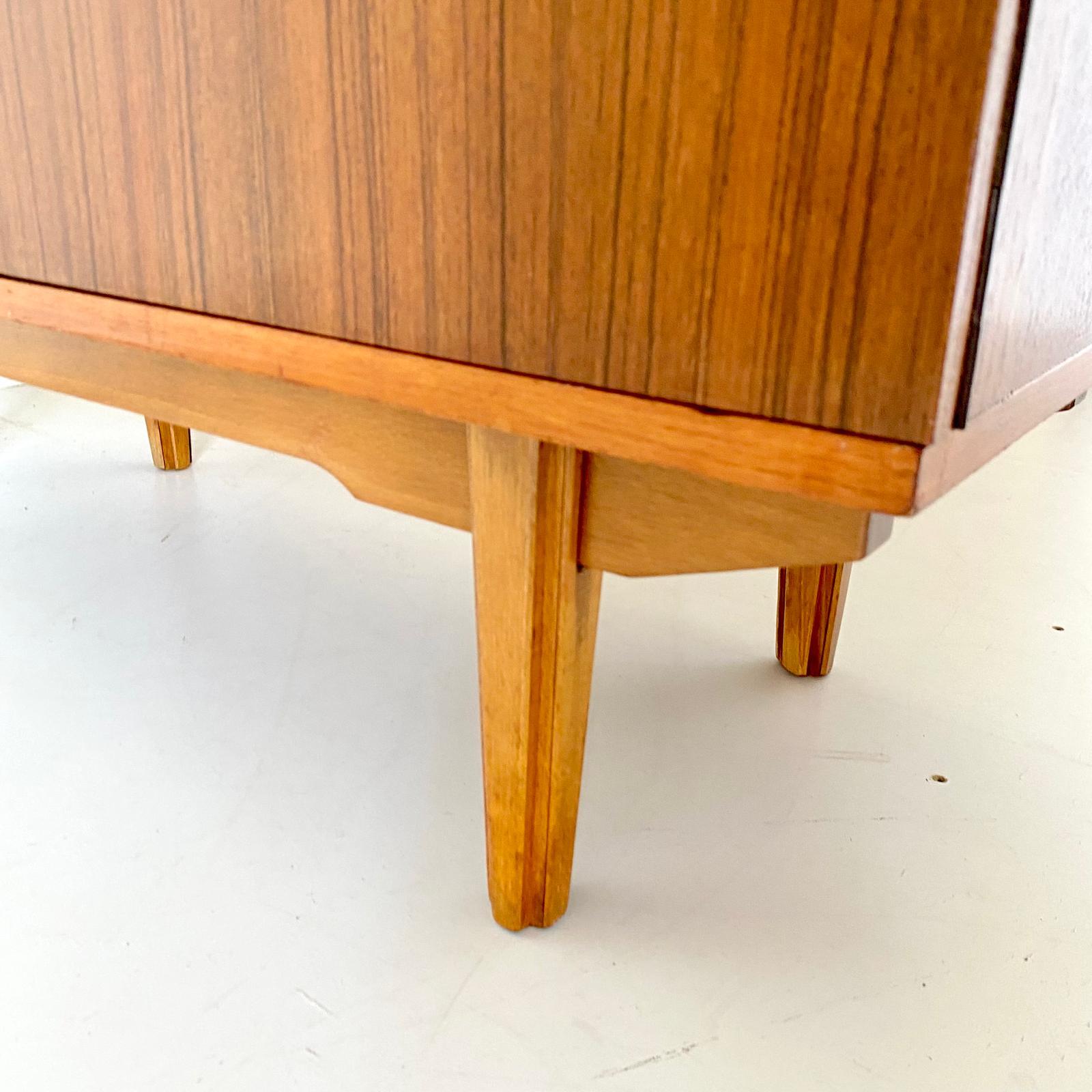 Mid Century Modern Teak Cupboard in Scandinavian Style, Italy 1960 For Sale 3