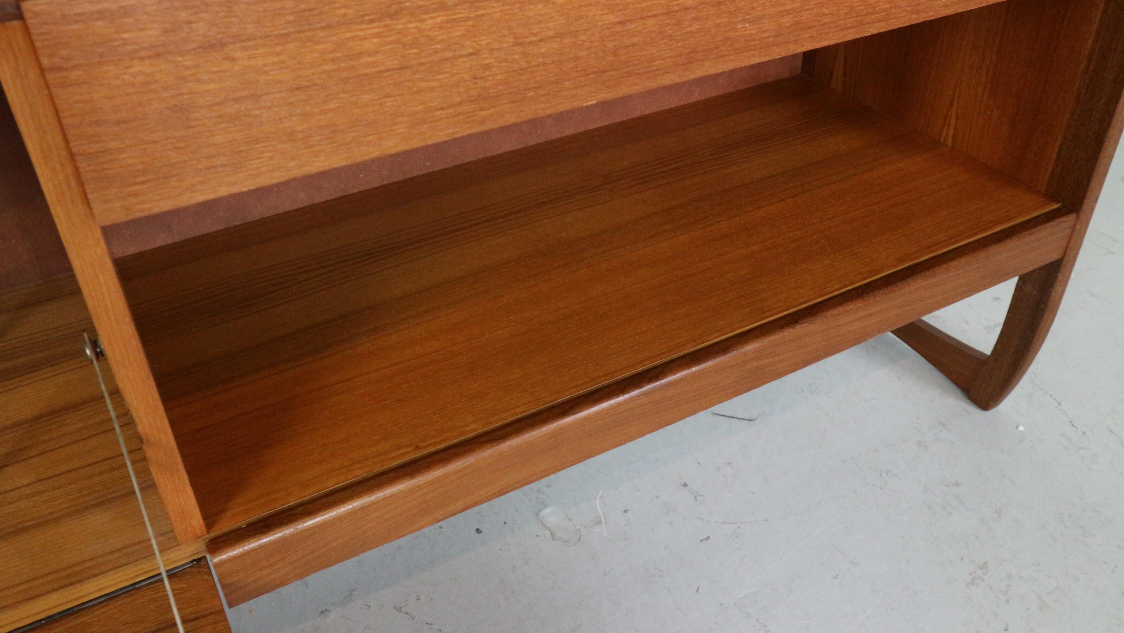 Mid- Century modern Teak Credenza Sideboard , 1960's For Sale 7