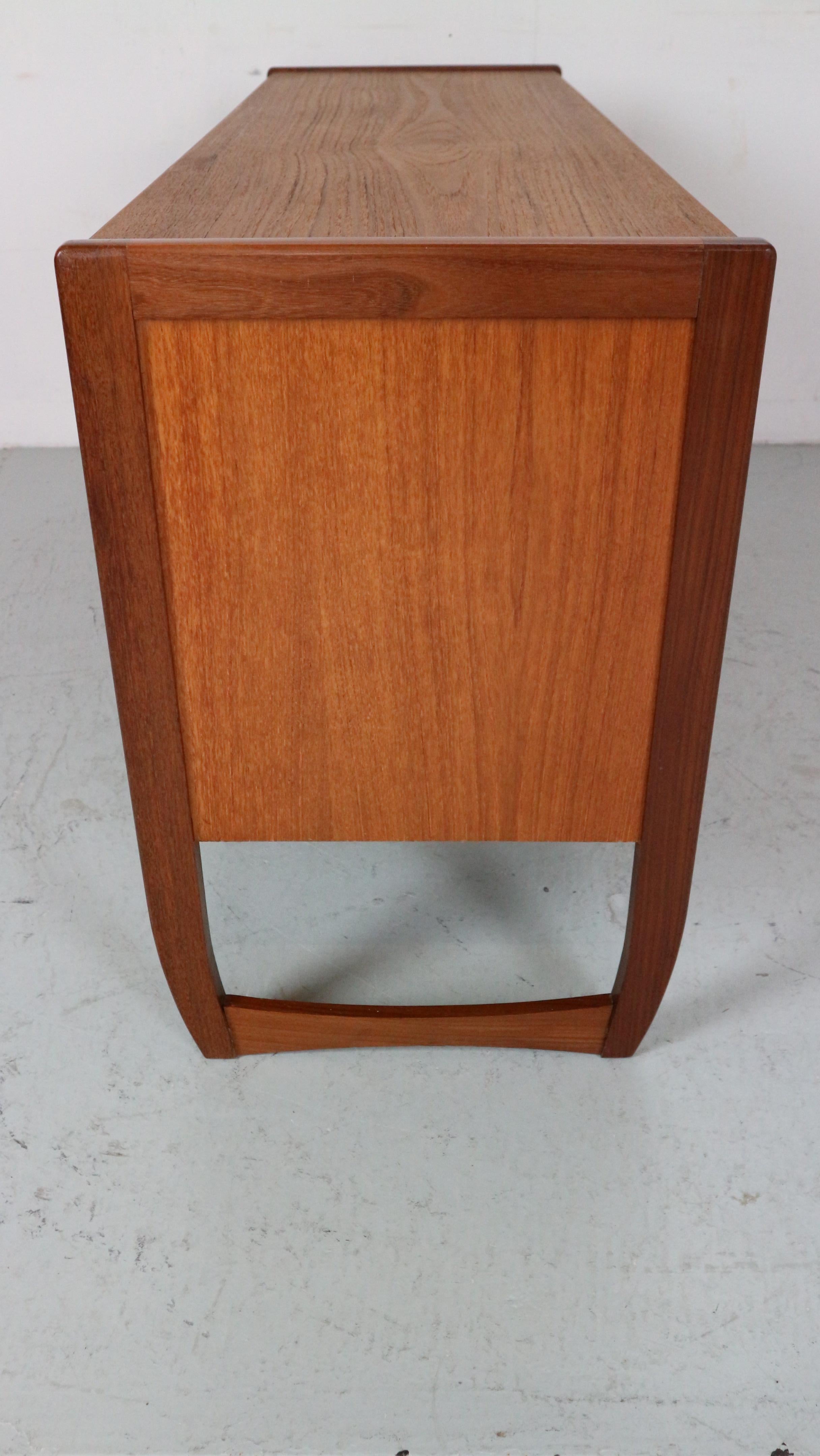 Mid- Century modern Teak Credenza Sideboard , 1960's For Sale 8
