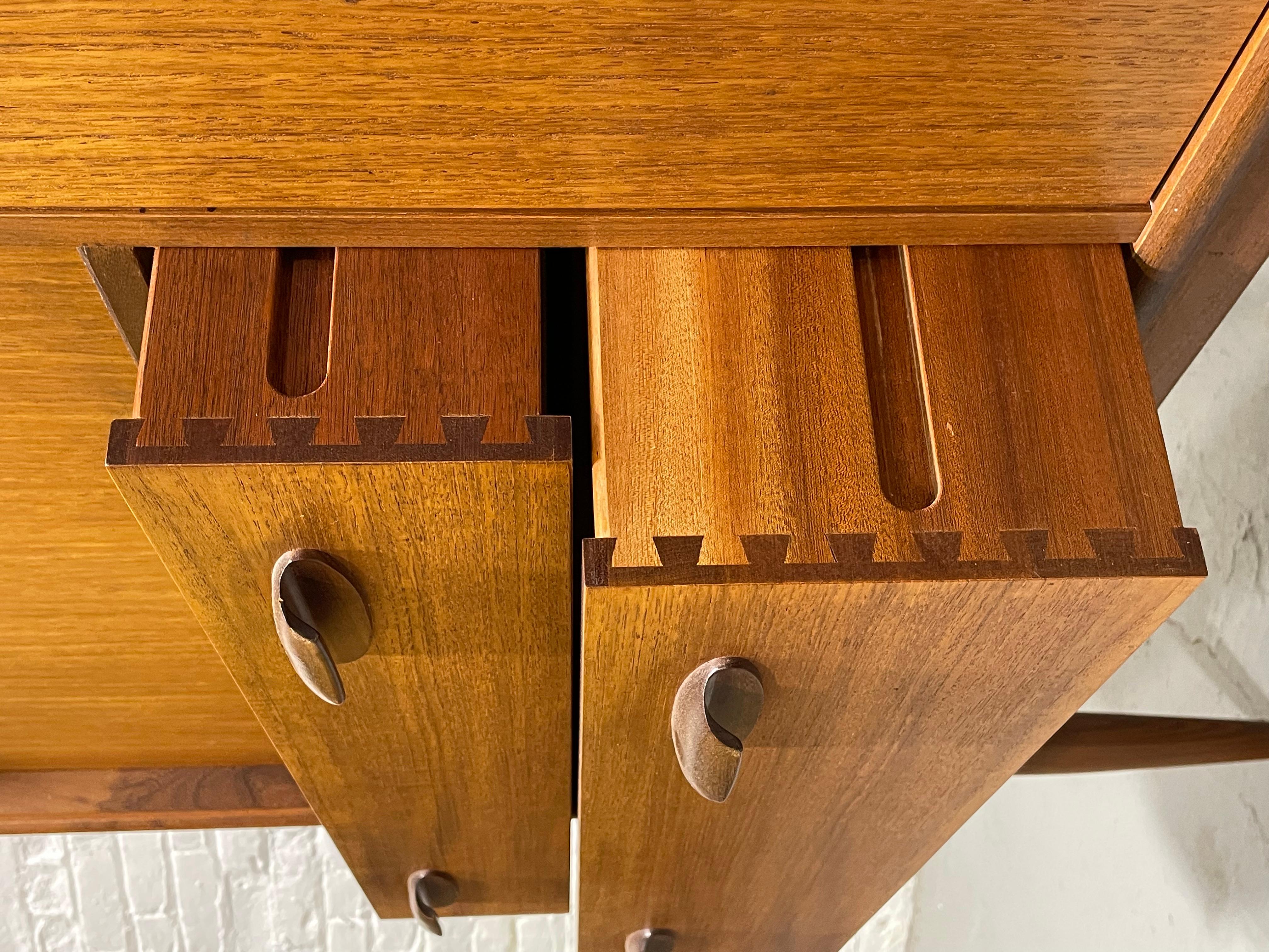 Mid Century MODERN Teak Credenza / SIDEBOARD by G-Plan, c. 1960s 6