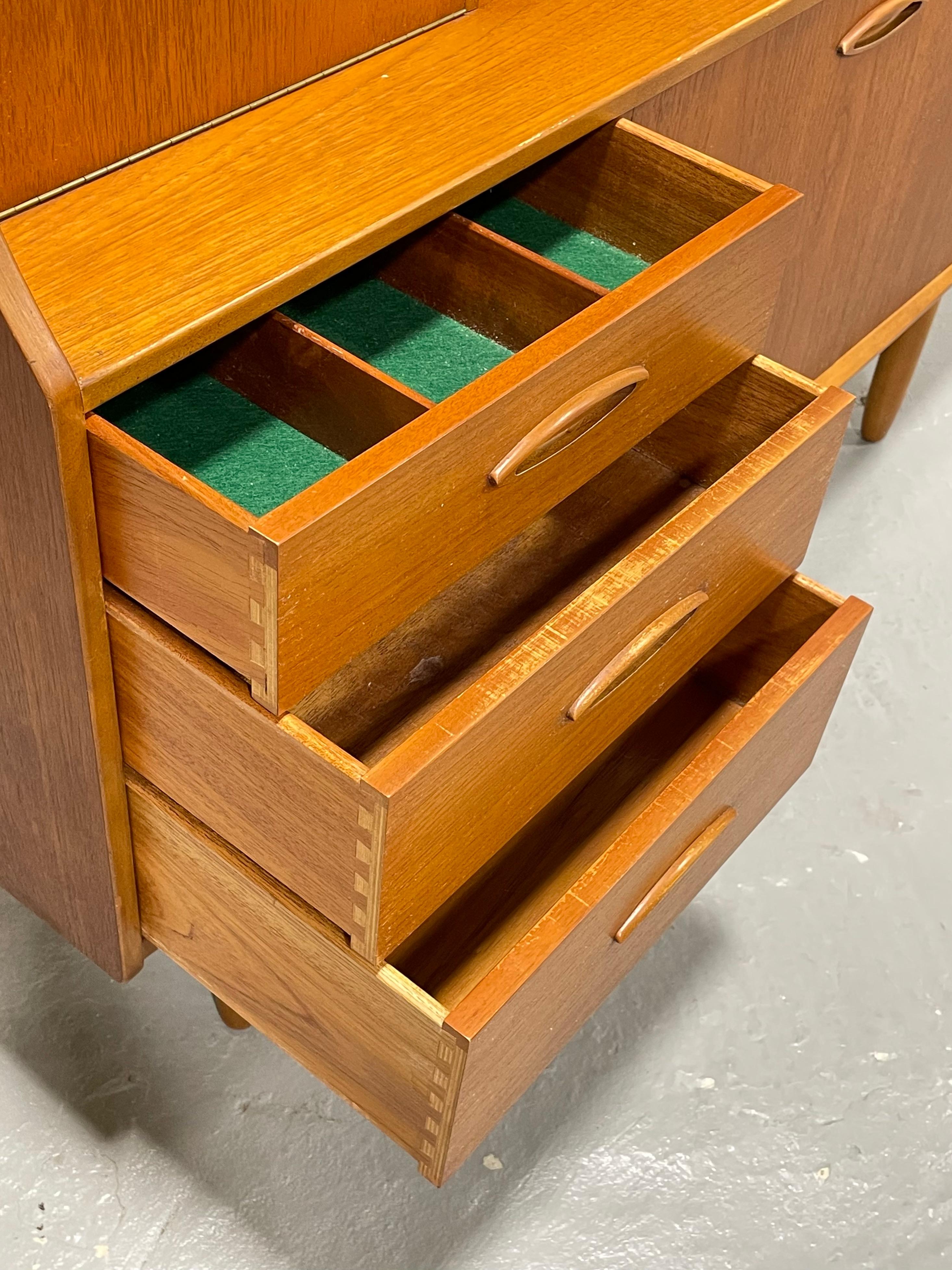 Mid Century MODERN Teak Credenza / SIDEBOARD by G-Plan, c. 1960s 6