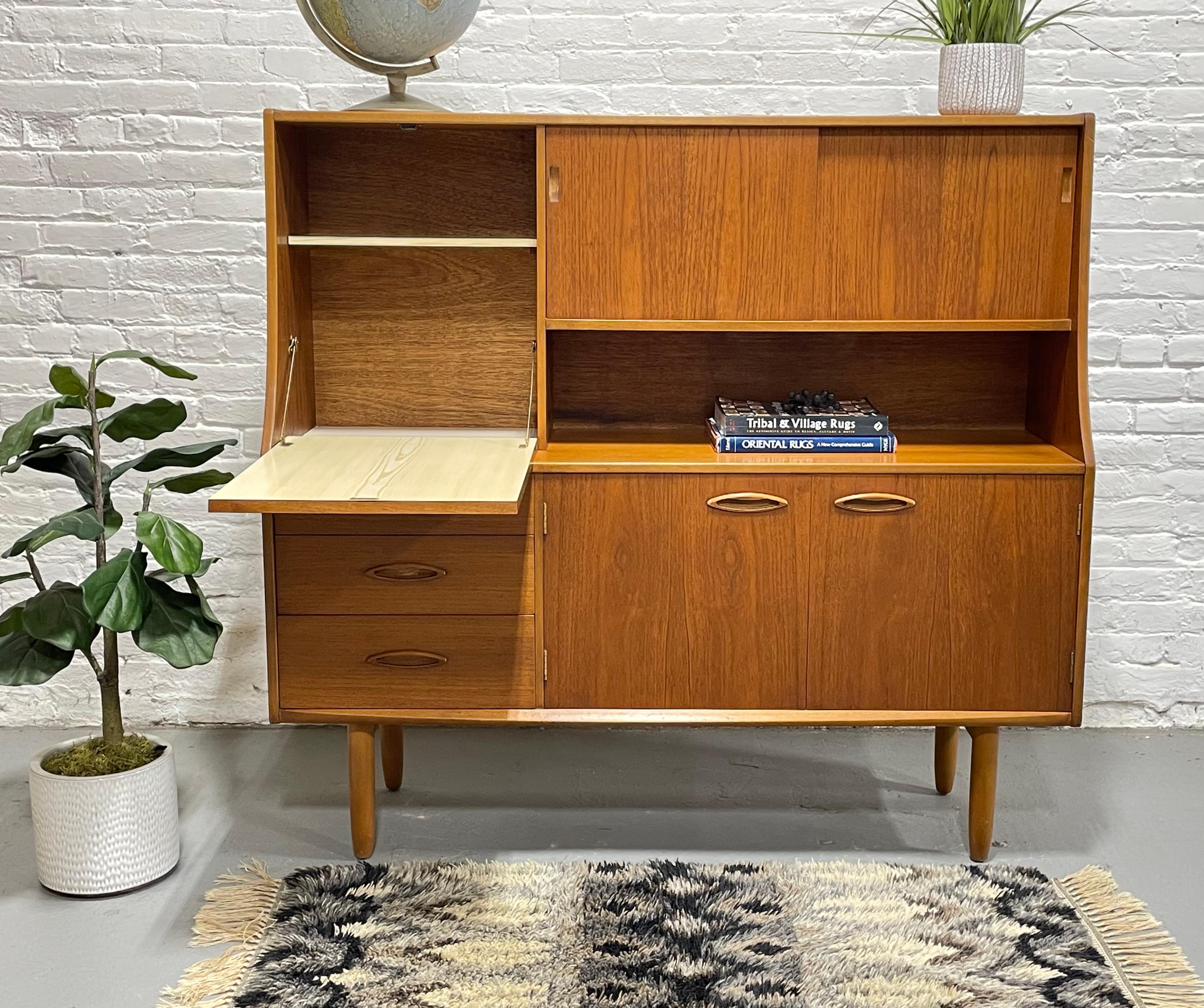 Mid Century MODERN Teak Credenza / SIDEBOARD by G-Plan, c. 1960s 1