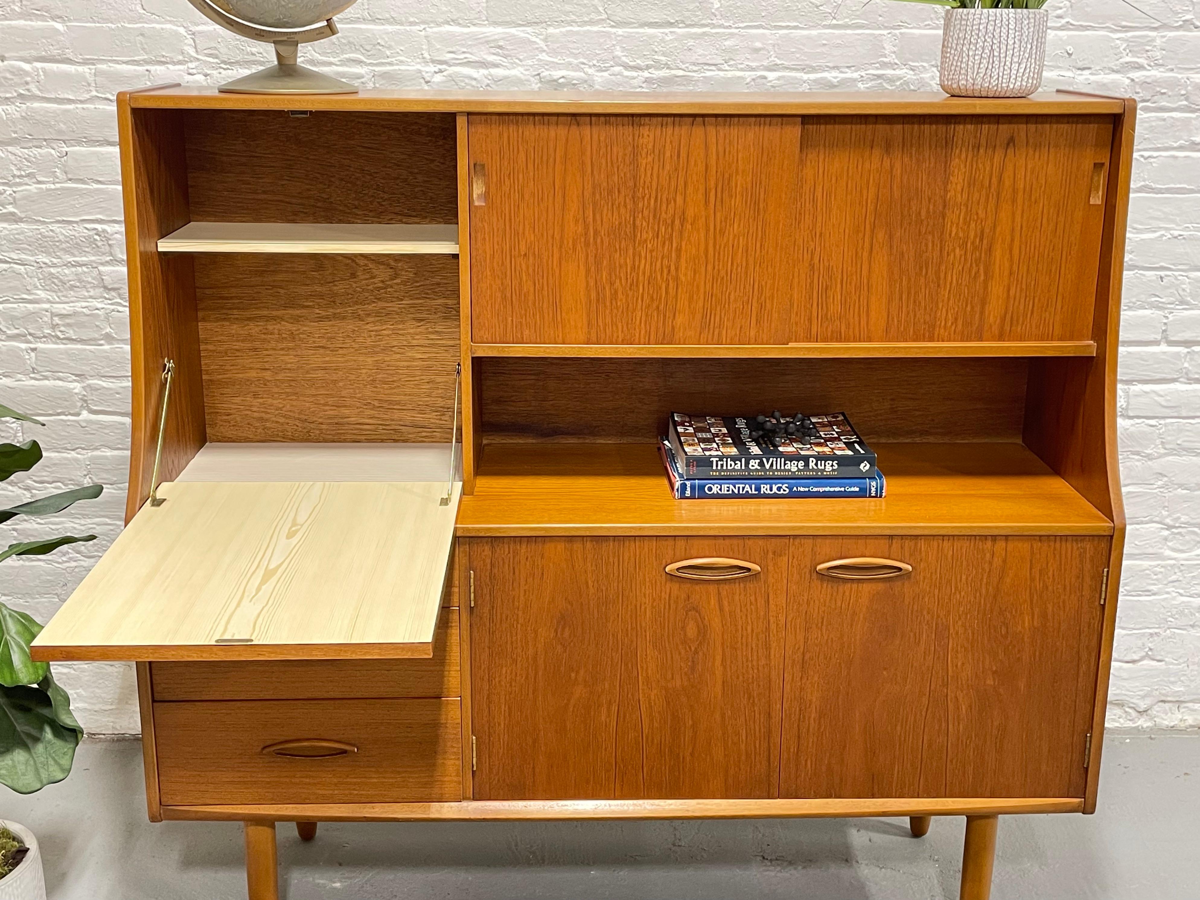 Mid Century MODERN Teak Credenza / SIDEBOARD by G-Plan, c. 1960s 2