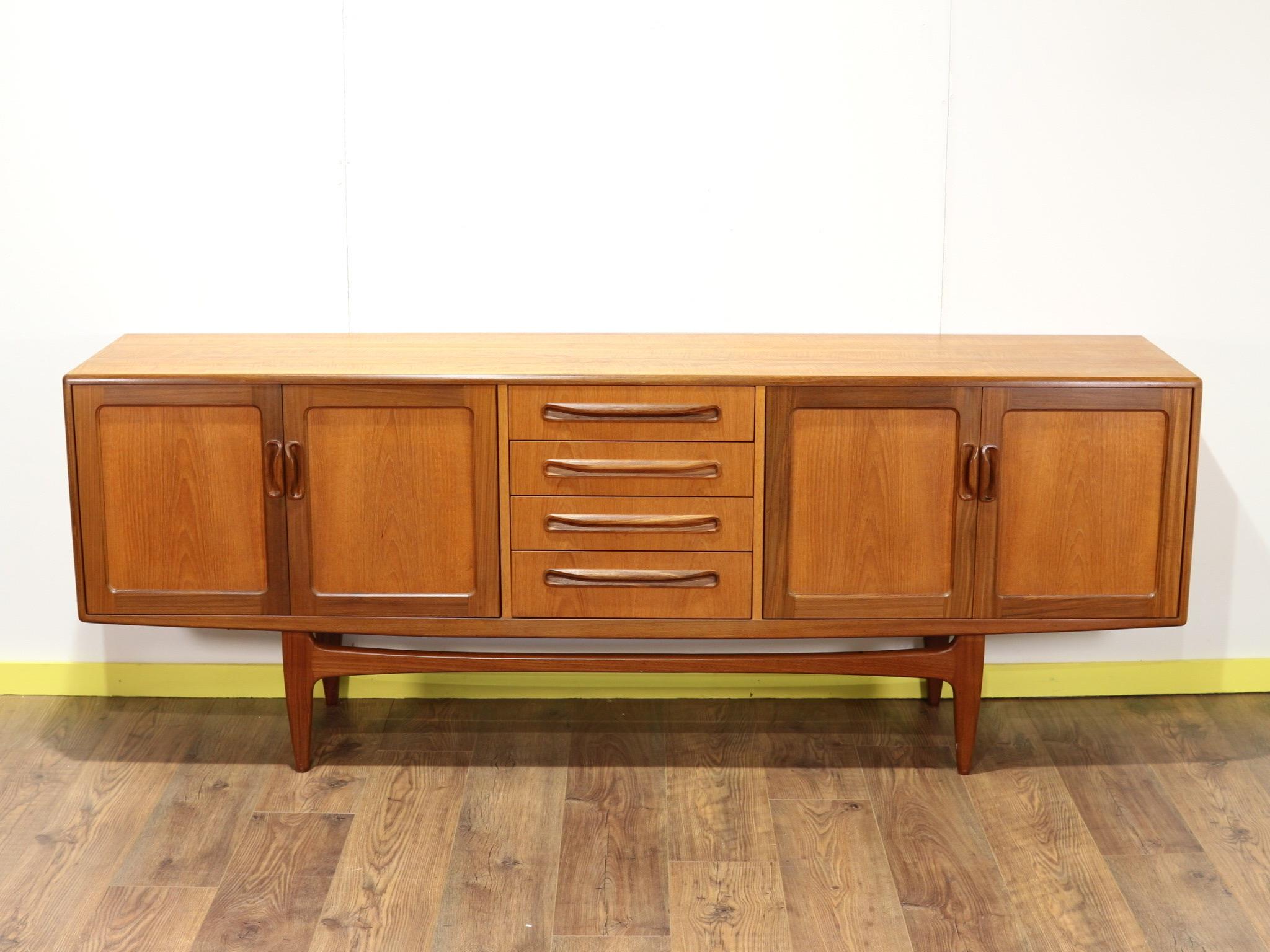 This fabulous G Plan credenza is part of the fresco range and designed by V B Wilkins around 1965. This is a classic british credenza with danish style making it one of the most popular credenza made by G plan, a real statement piece

 

The