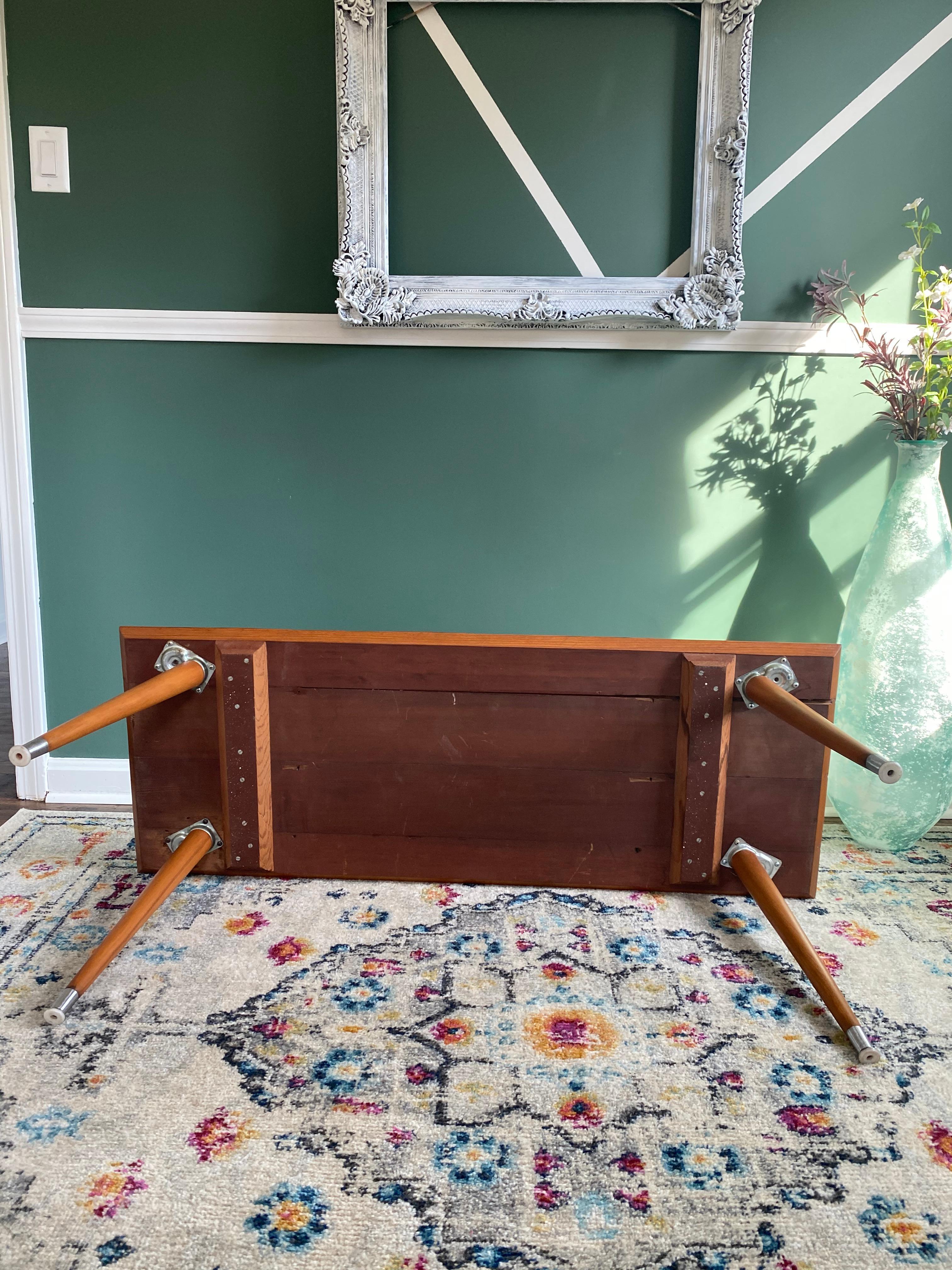 Mesa de banco danesa de teca moderna de mediados de siglo en venta 5