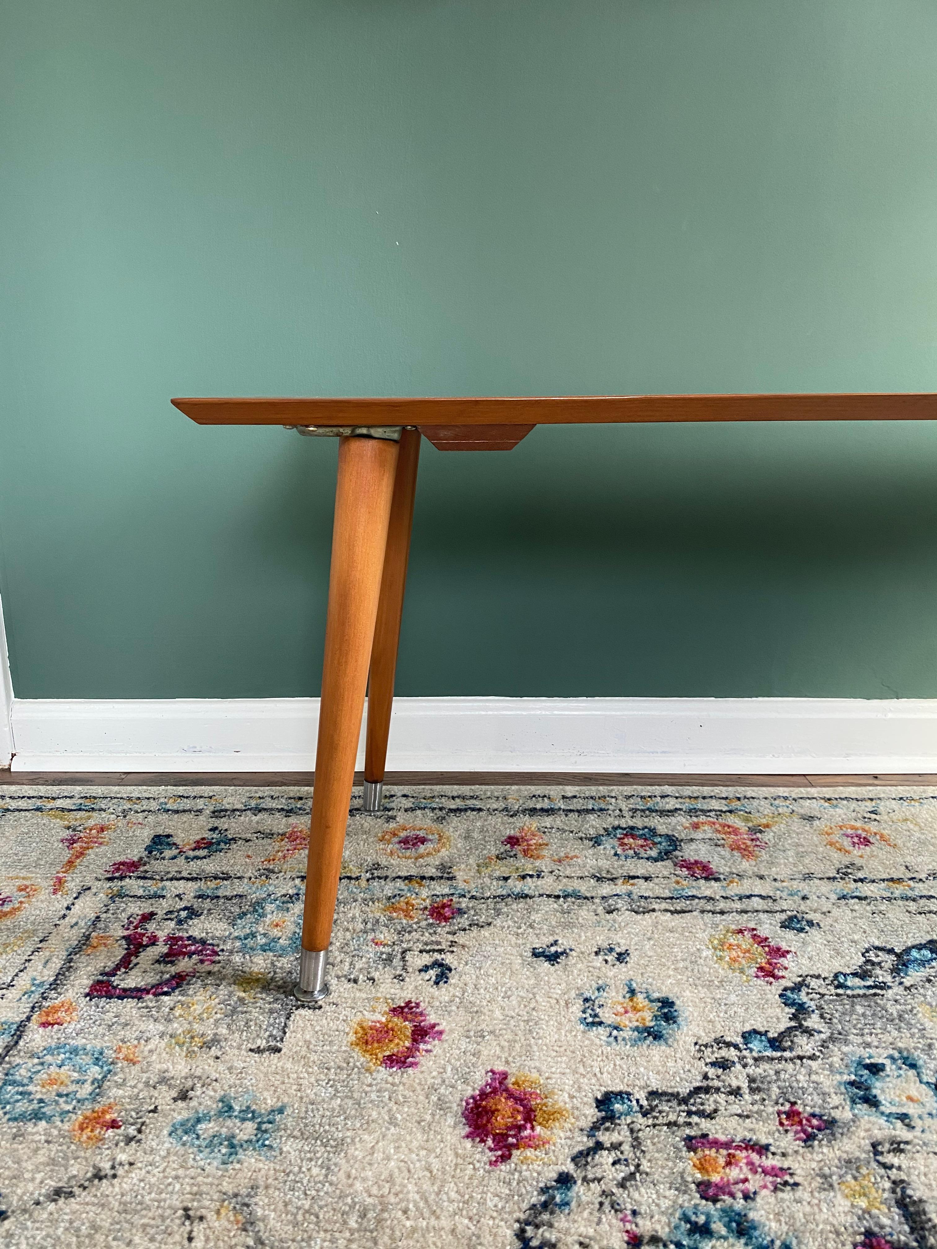 Mid-Century Modern Teak Danish Bench Table In Good Condition For Sale In Medina, OH