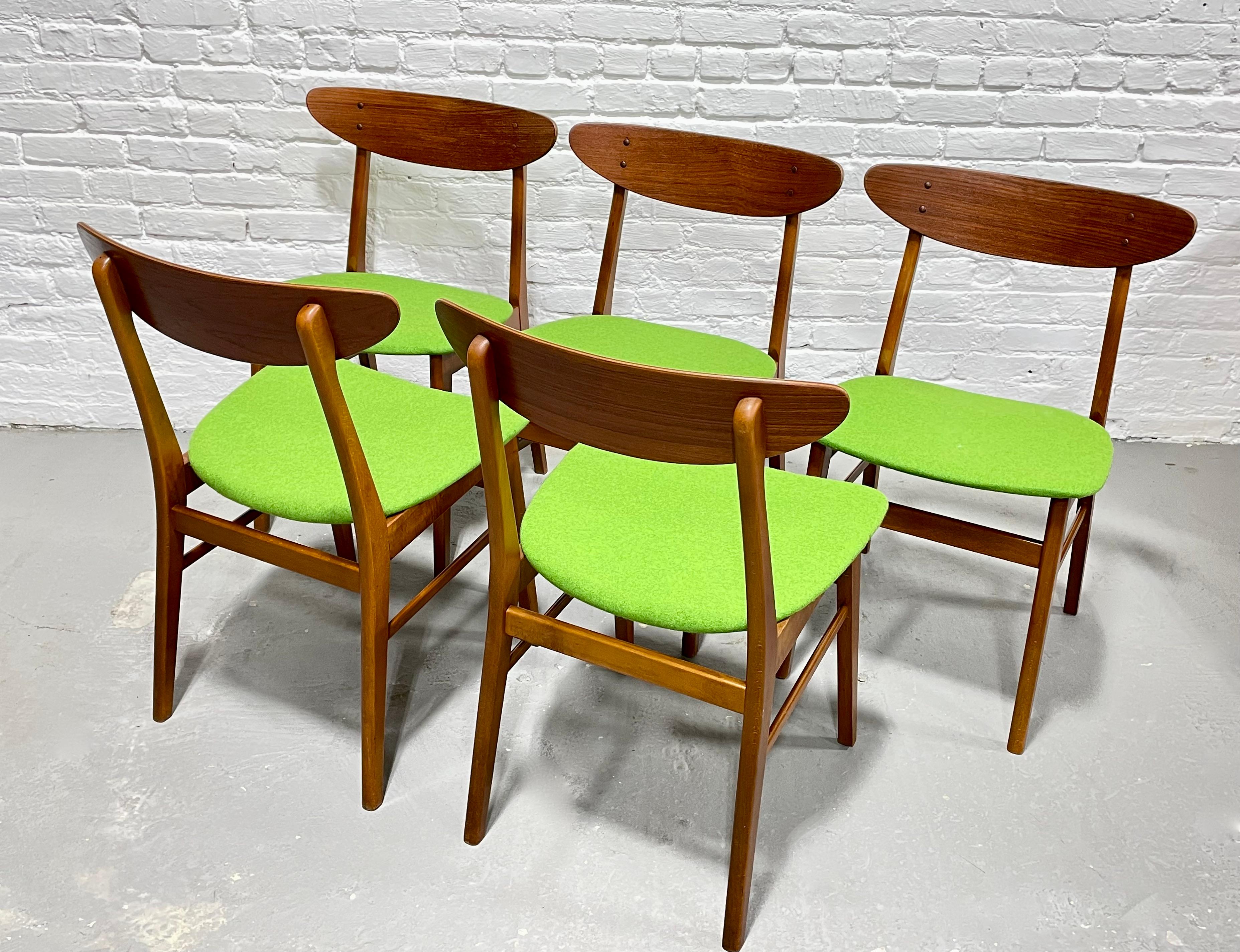 Chaises de salle à manger danoises modernes en teck du milieu du siècle dernier par Farstrup Mobler, lot de cinq en vente 3