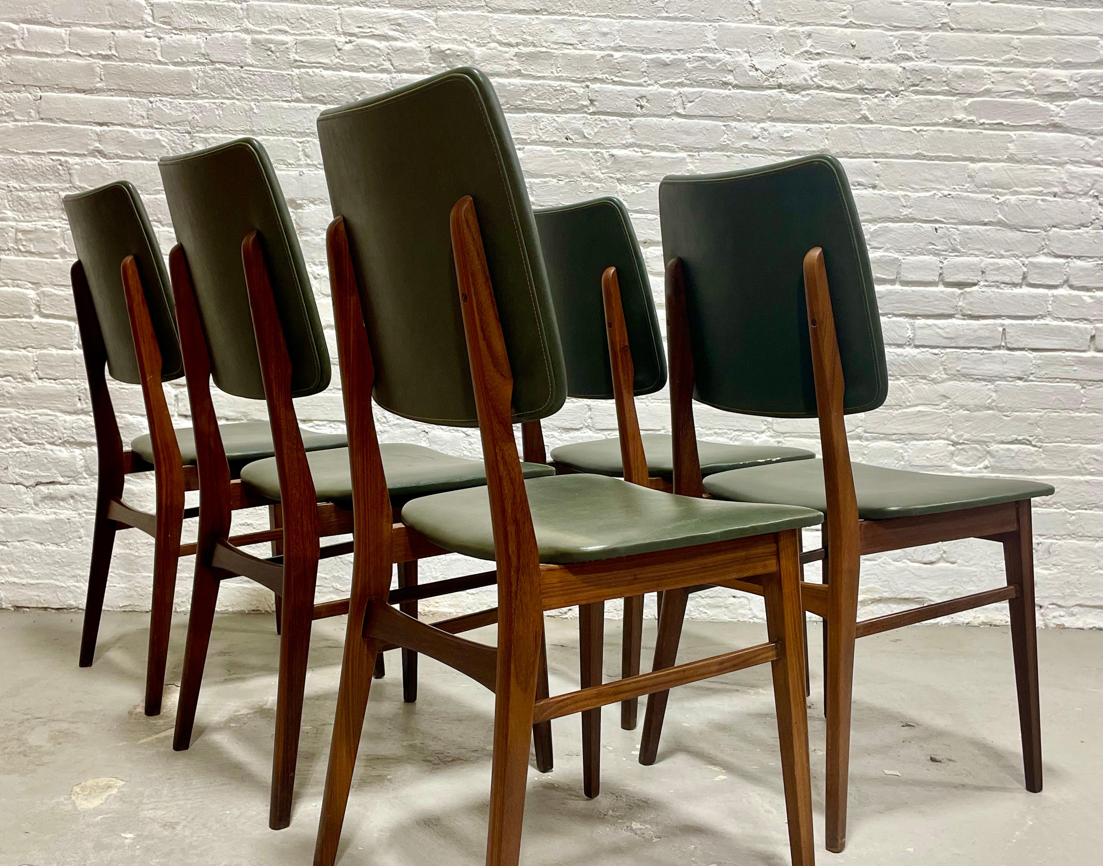 Mid Century MODERN Teak Danish DINING CHAIRS, Set of Five In Good Condition For Sale In Weehawken, NJ