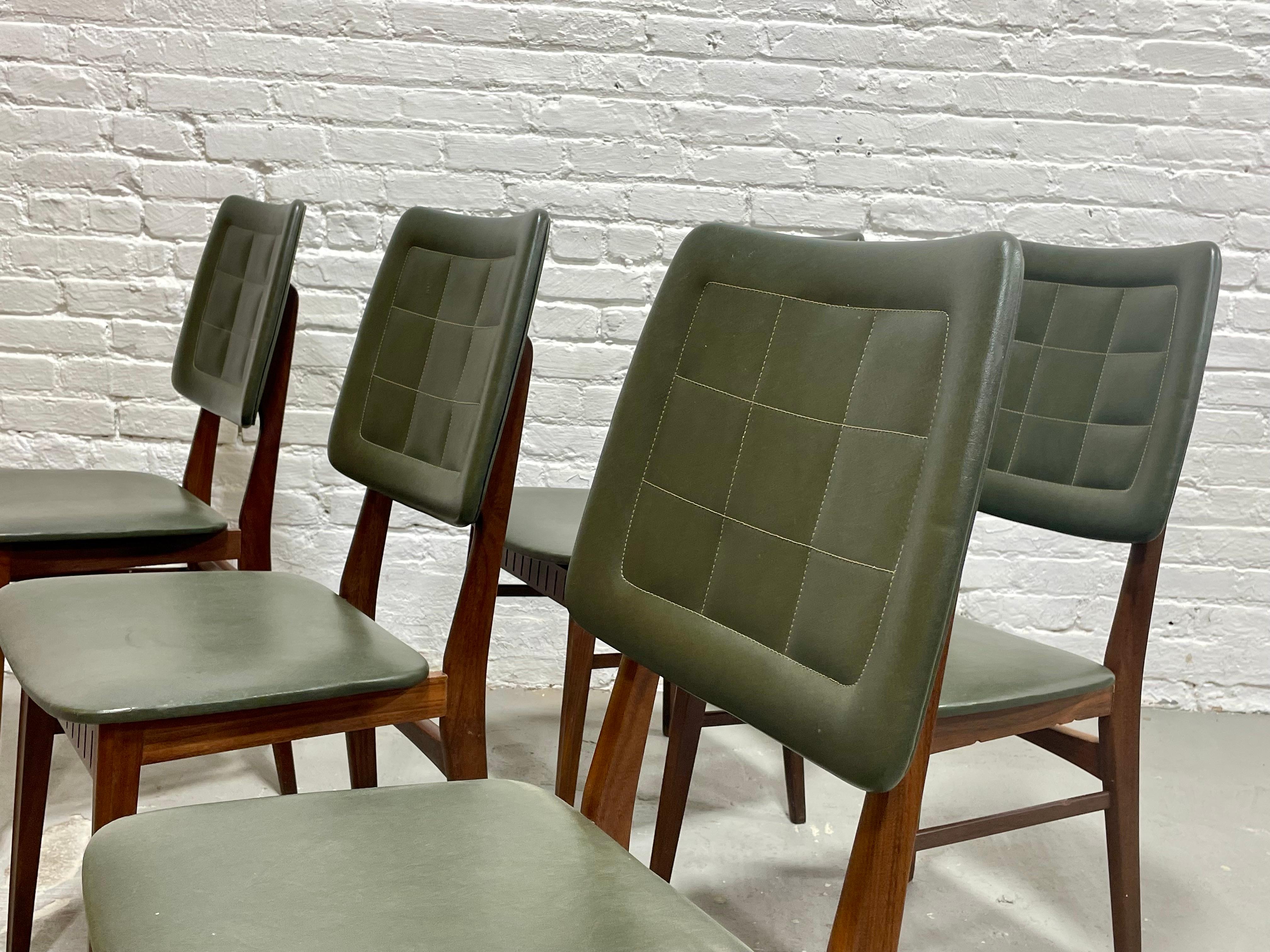 Mid Century MODERN Teak Danish DINING CHAIRS, Set of Five For Sale 1