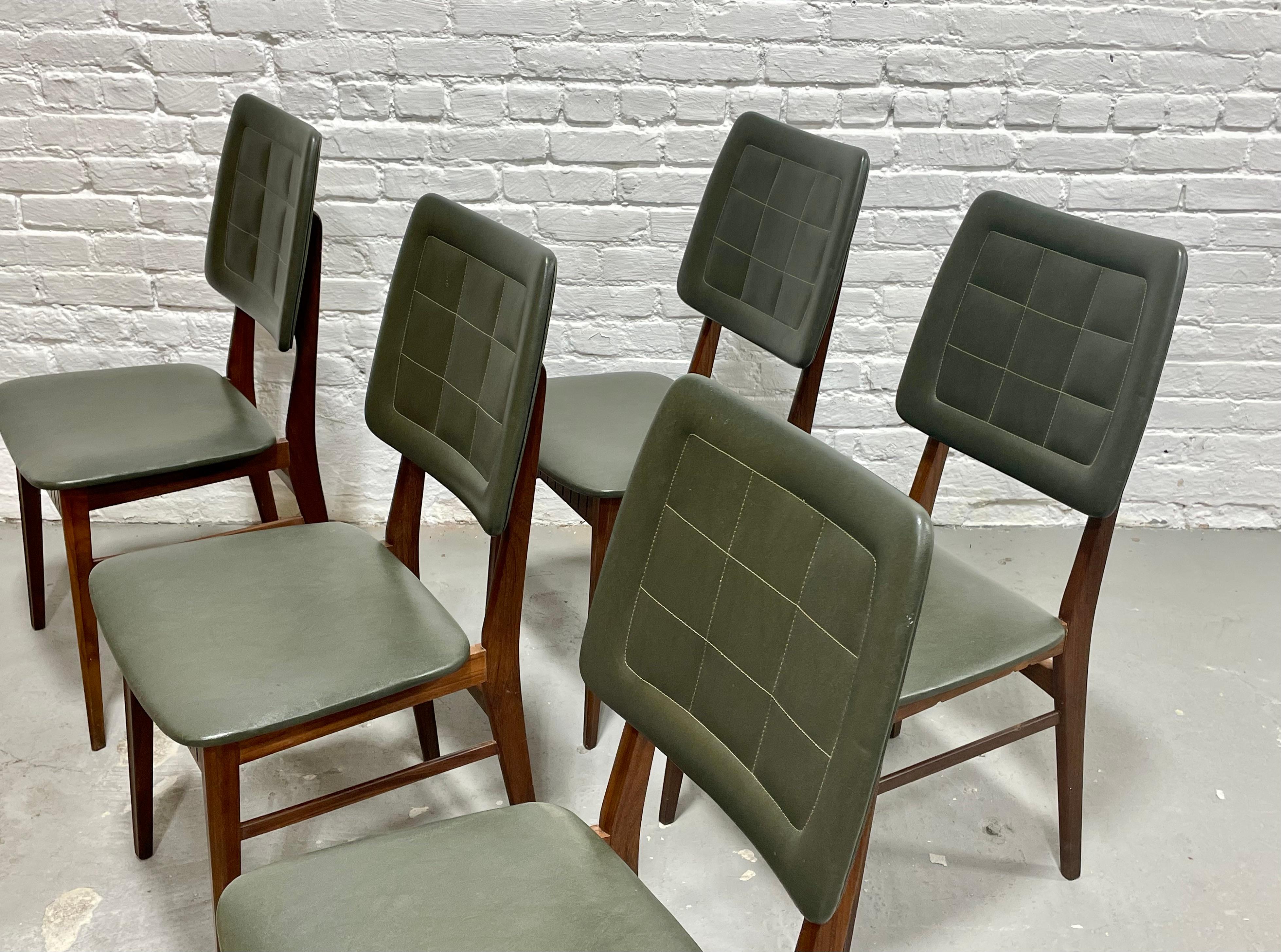 Mid Century MODERN Teak Danish DINING CHAIRS, Set of Five For Sale 3
