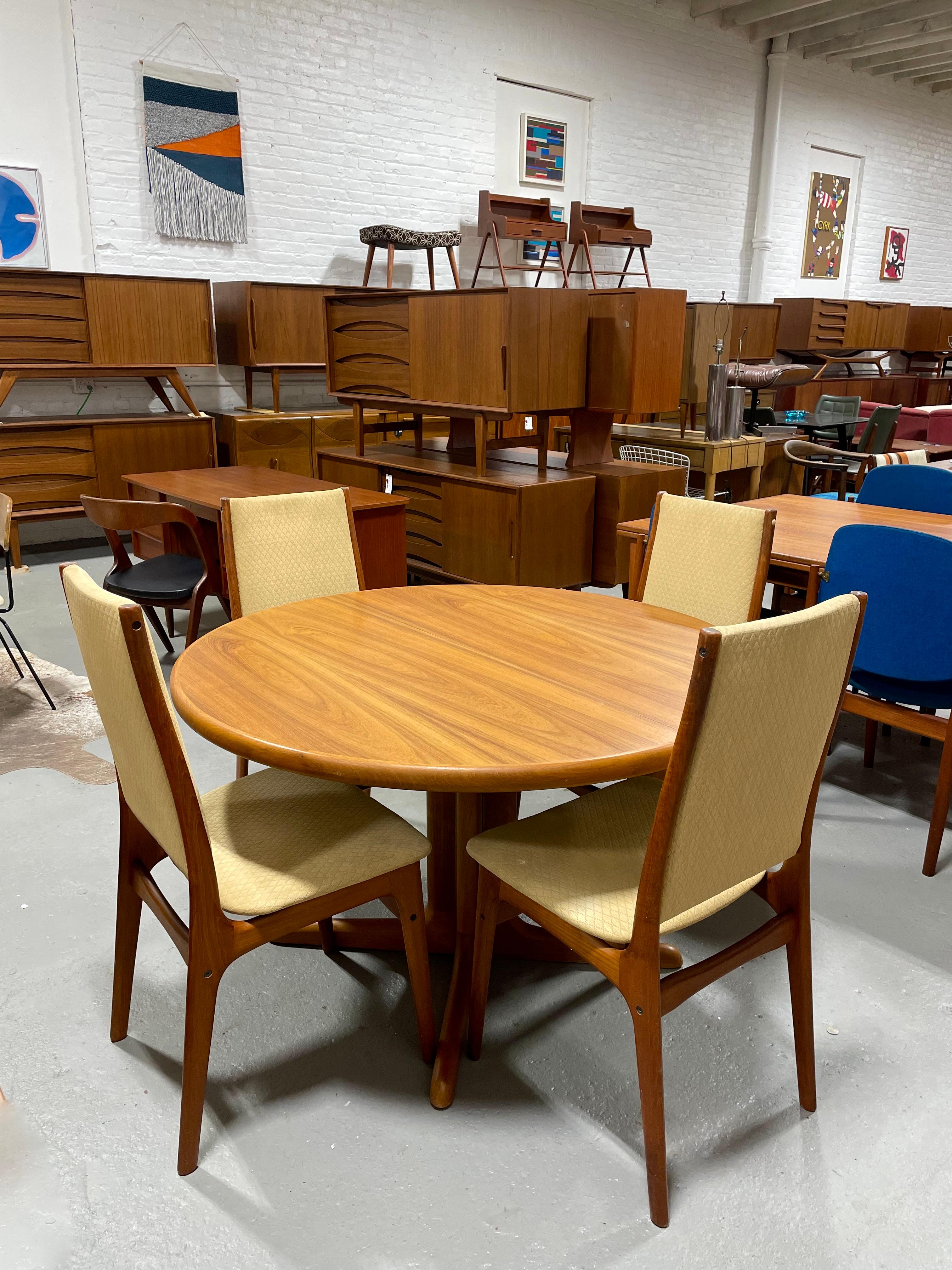 Mid Century Modern Teak DANISH DINING TABLE by Skovby, Made in Denmark In Good Condition For Sale In Weehawken, NJ