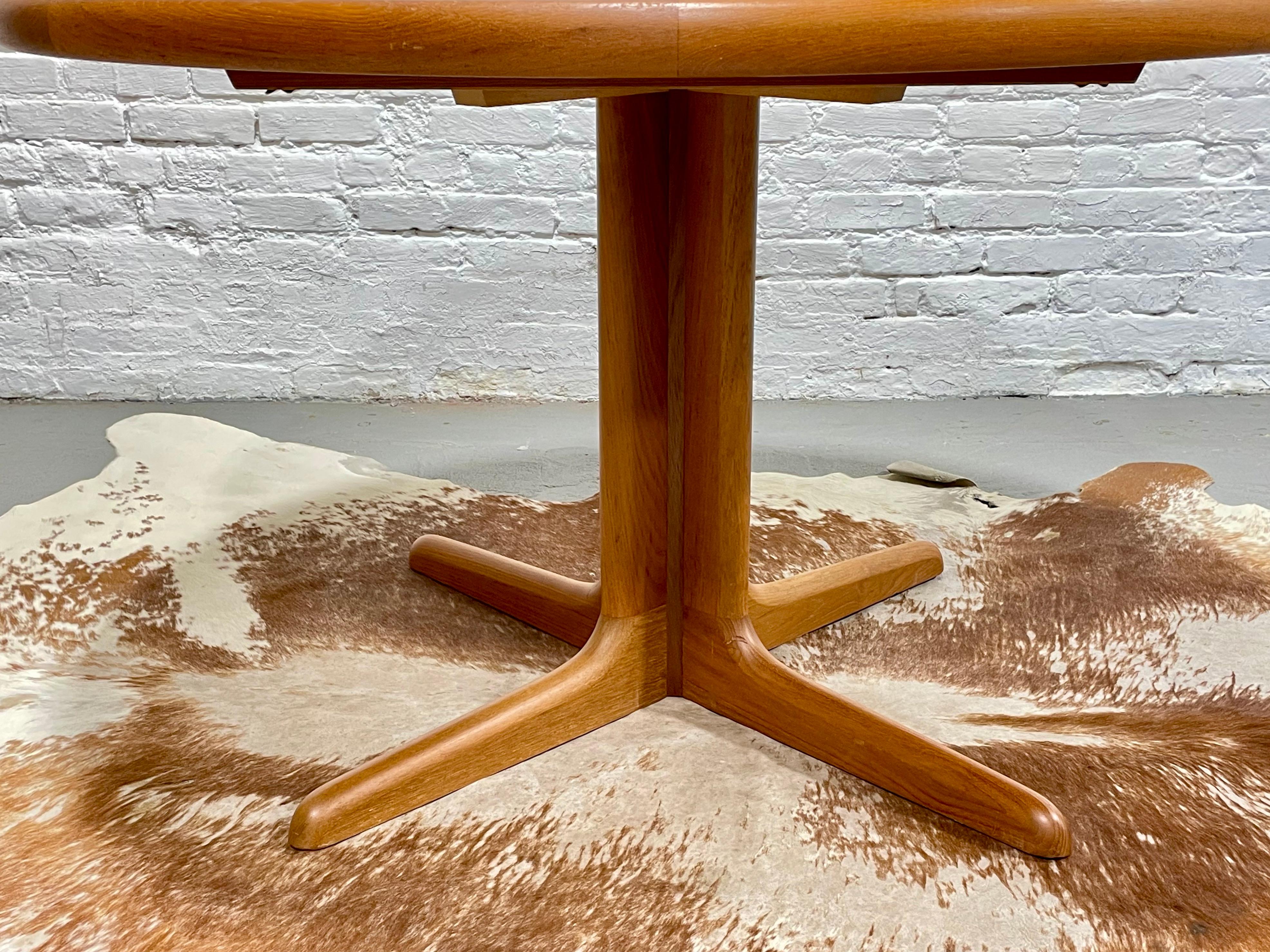 Mid Century Modern Teak DANISH DINING TABLE by Skovby, Made in Denmark For Sale 2