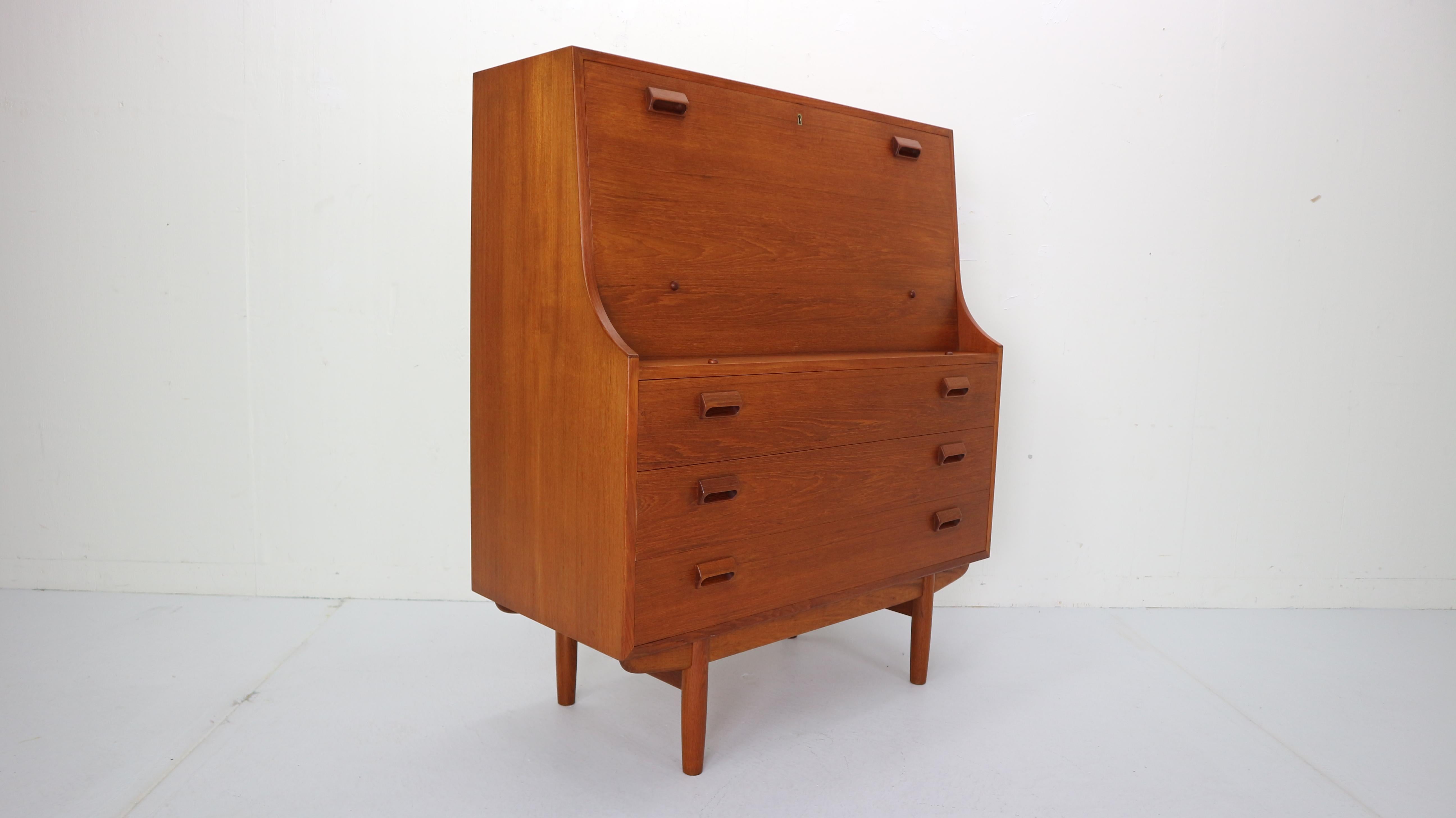 Mid-Century Modern Teak Danish Secretary By Børge Mogensen for Søborg, 1960s (Mitte des 20. Jahrhunderts)