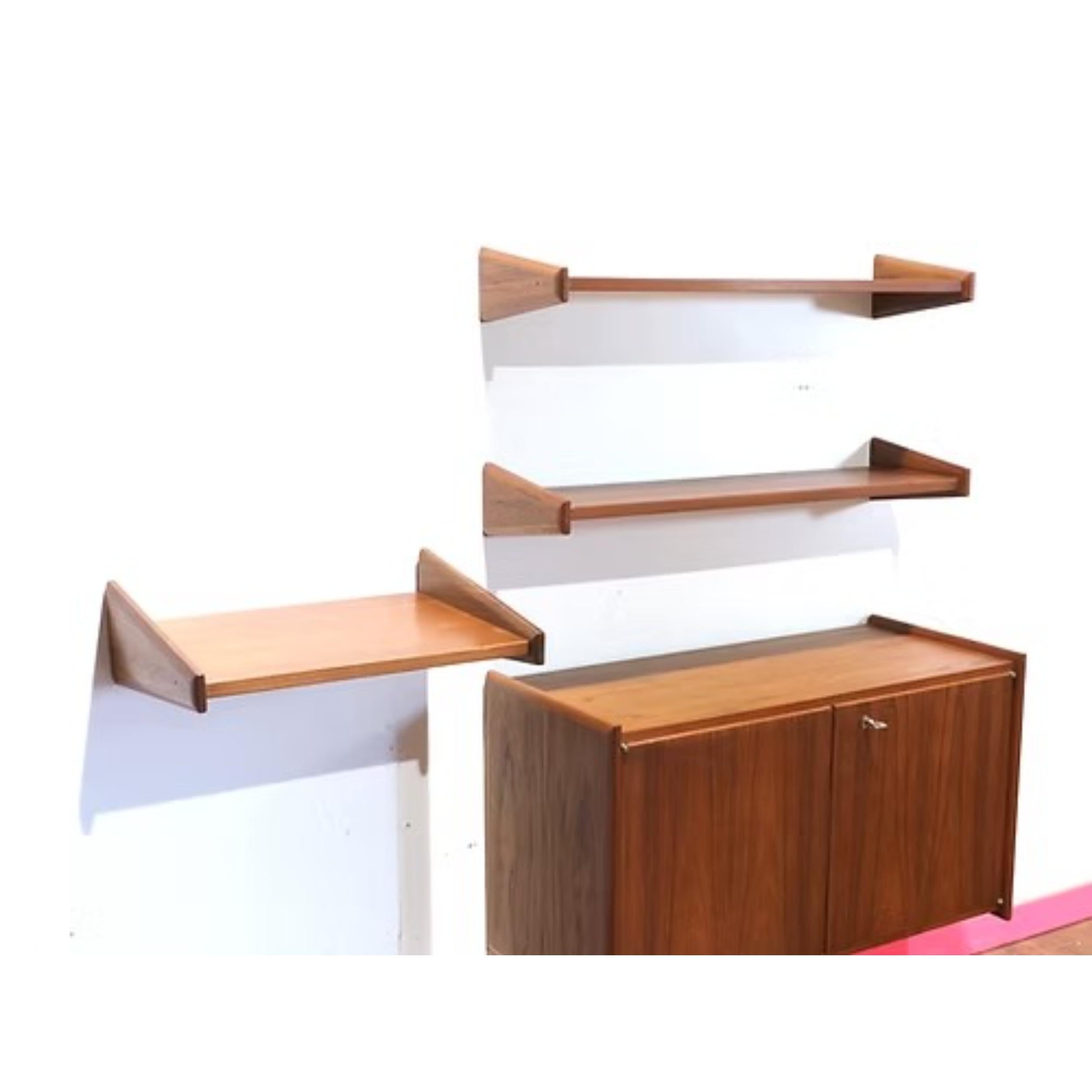 Britannico Sistema di scaffalature a parete appese in stile danese del Mid Century Modern Teak in vendita