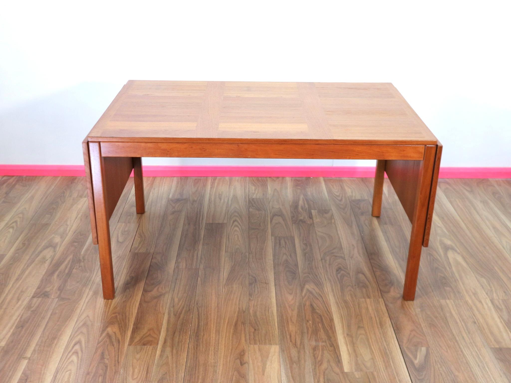 Mid-Century Modern Teak Danish Vejle Stole Mobelfabrik Dining Table Extending In Good Condition In Los Angeles, CA