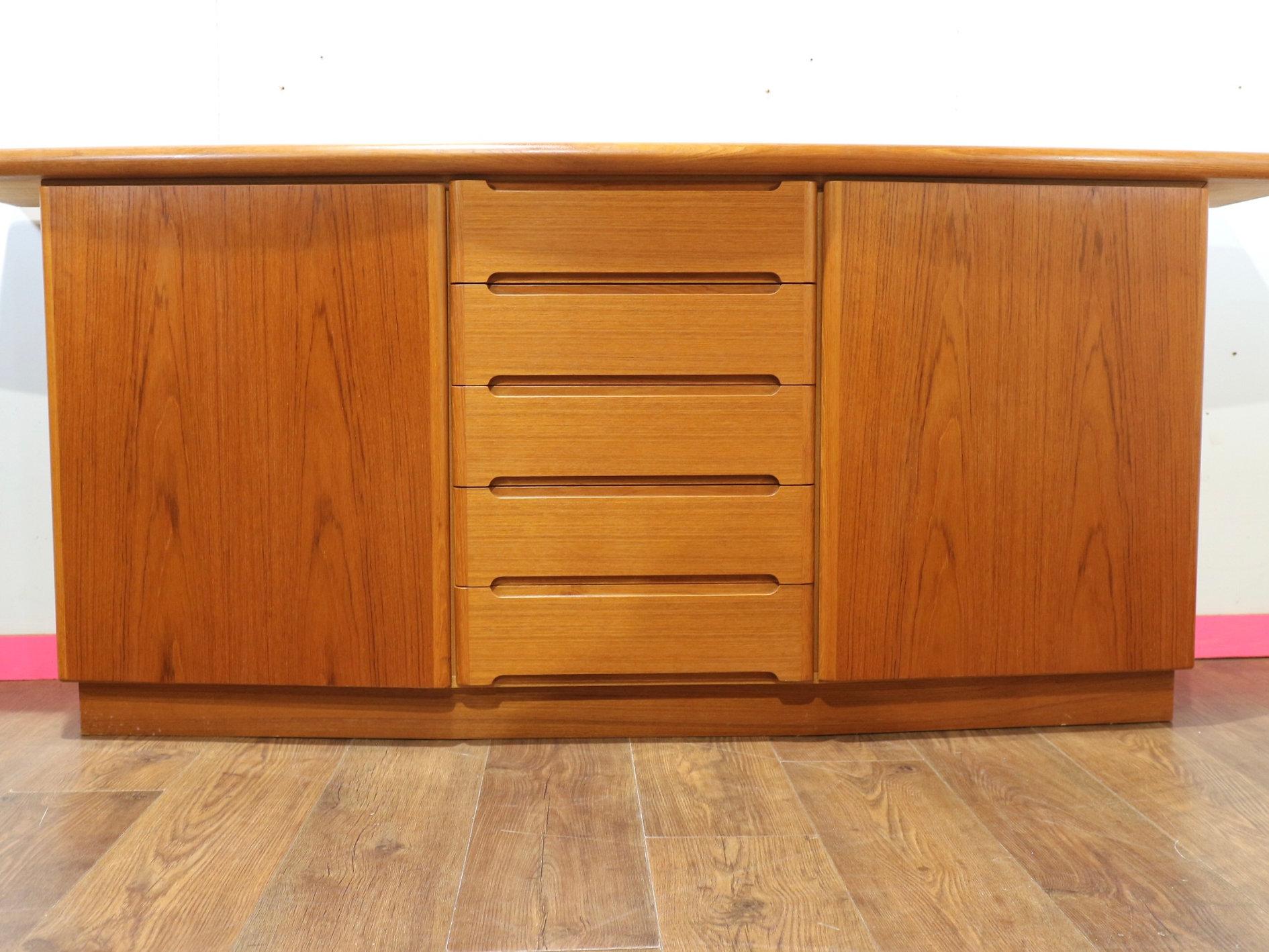 Mid Century Modernes Teakholz Dänisches Vintage By Sideboard Anrichte von Skovby im Angebot 8