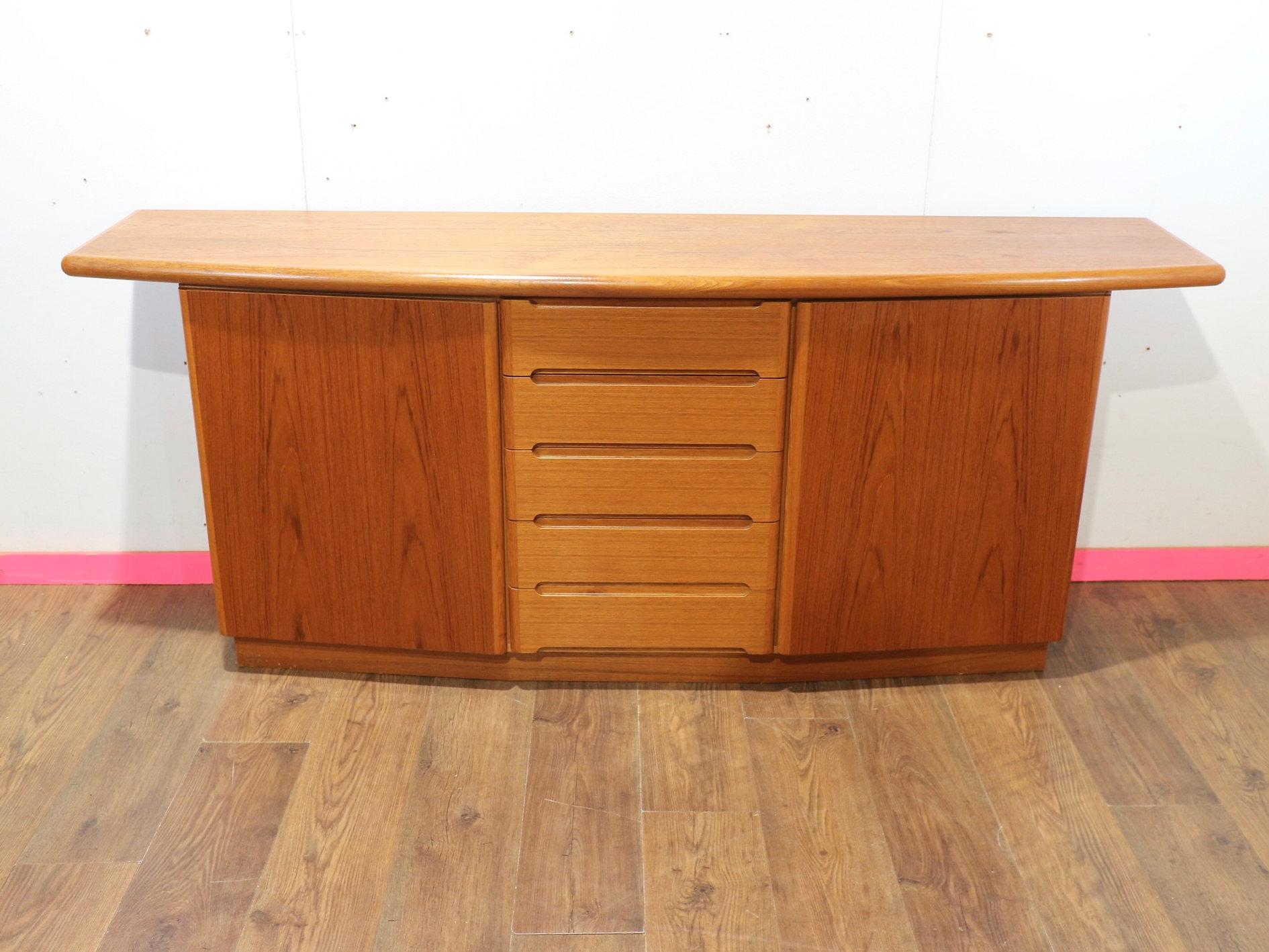 Mid Century Modernes Teakholz Dänisches Vintage By Sideboard Anrichte von Skovby im Angebot 4