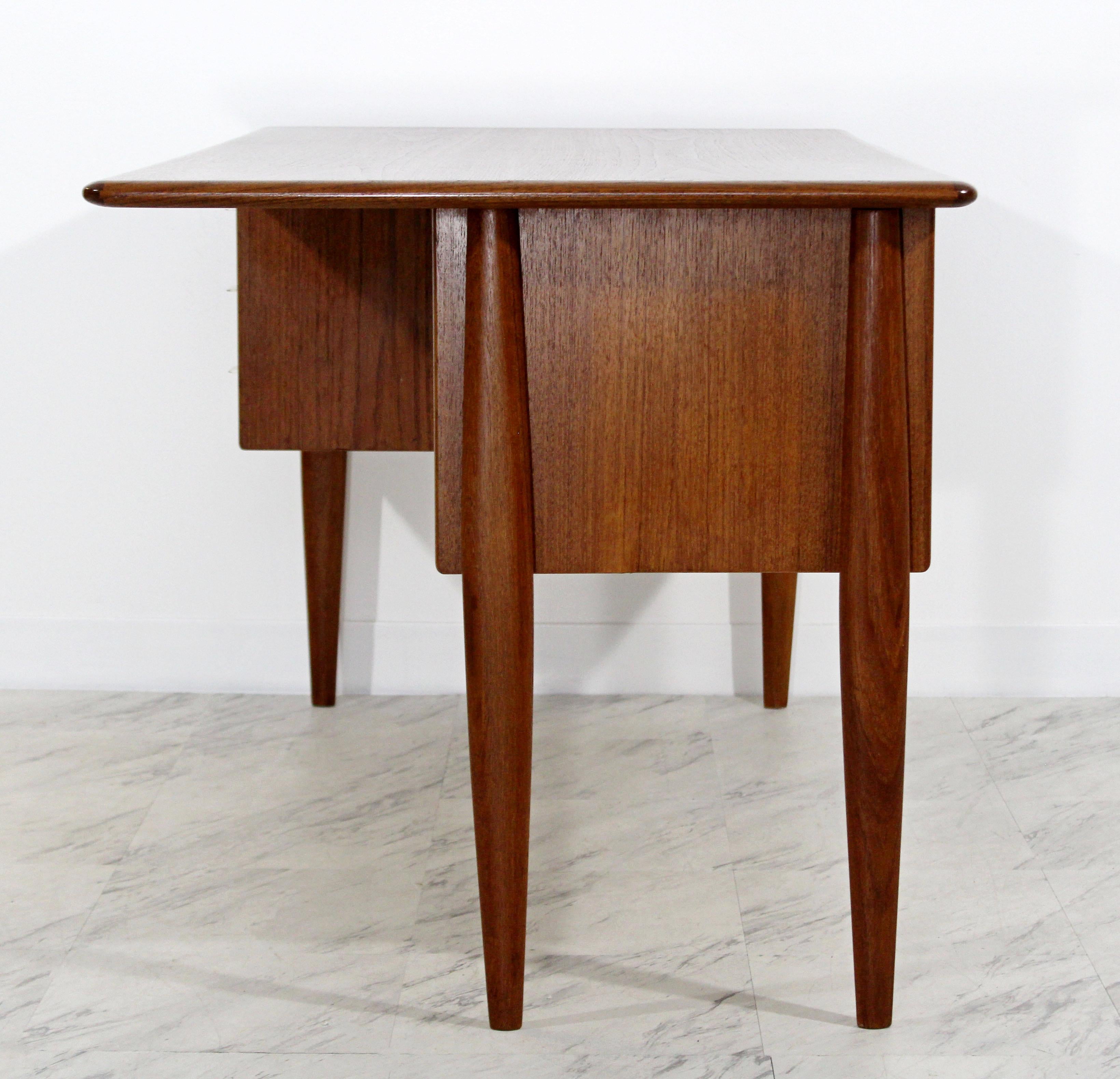 Mid-Century Modern Teak Danish Wood Desk Omann Vodder Style, 1960s 2