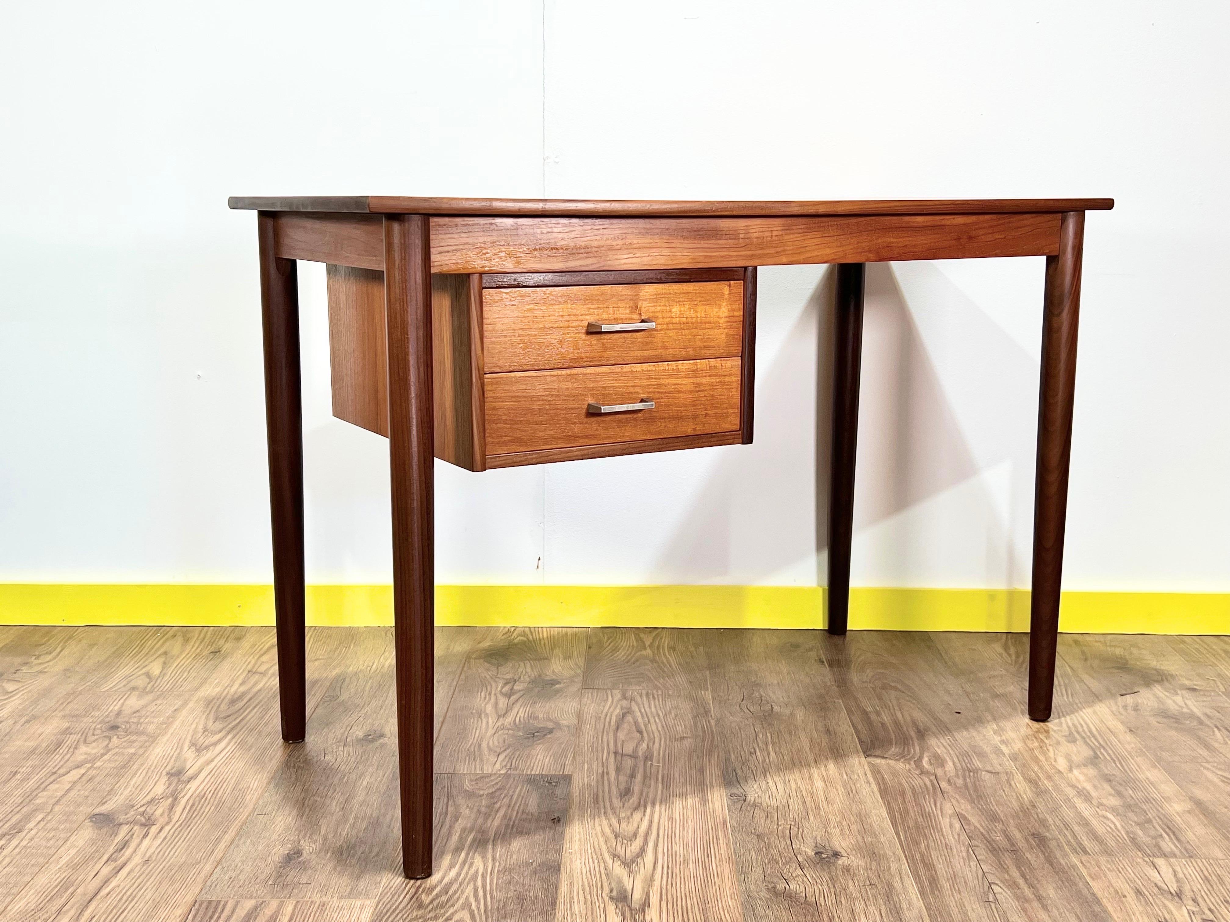 vi-ma mobler desk