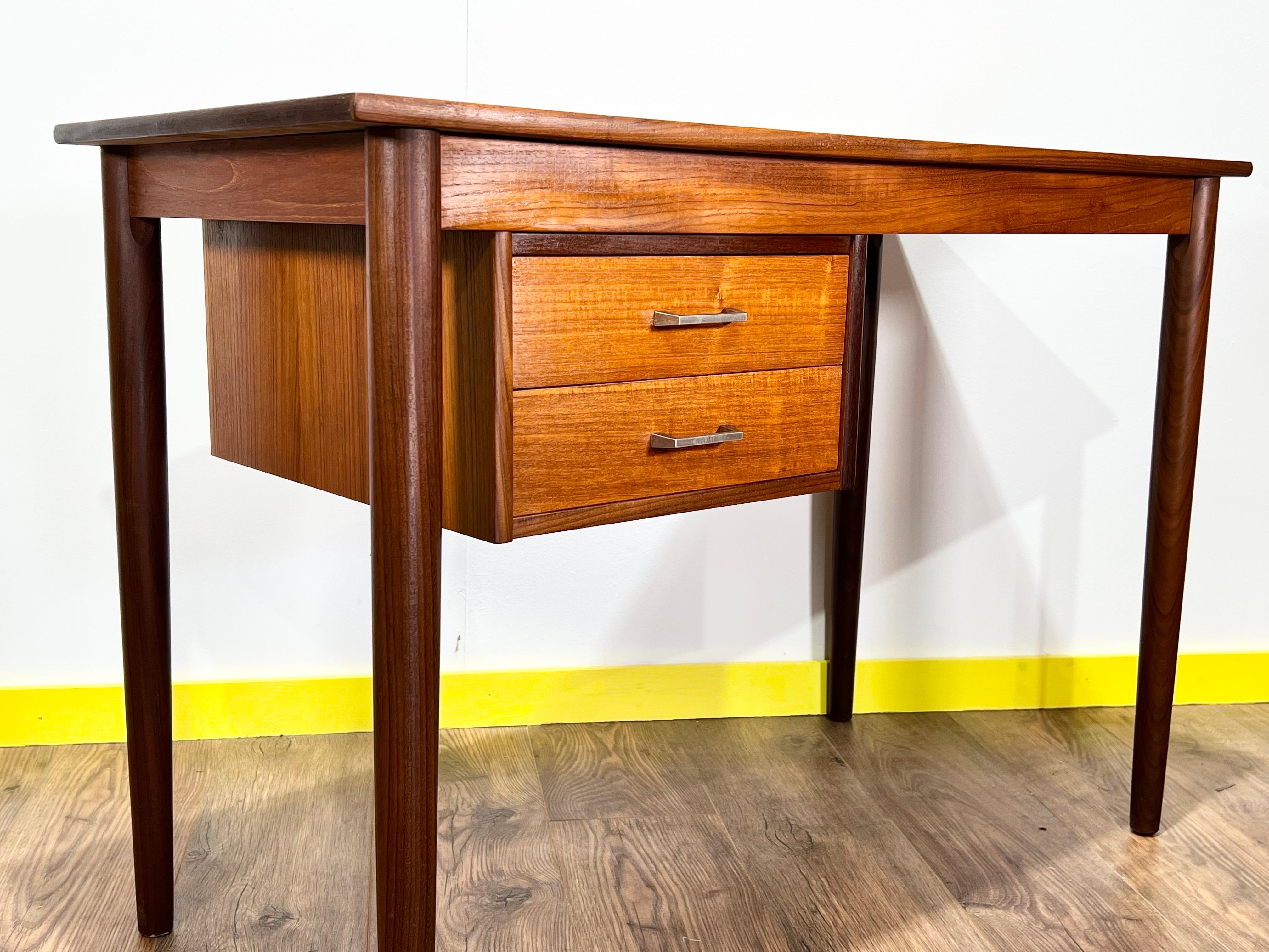 20th Century Mid-Century Modern Teak Desk by VI Ma Mobler