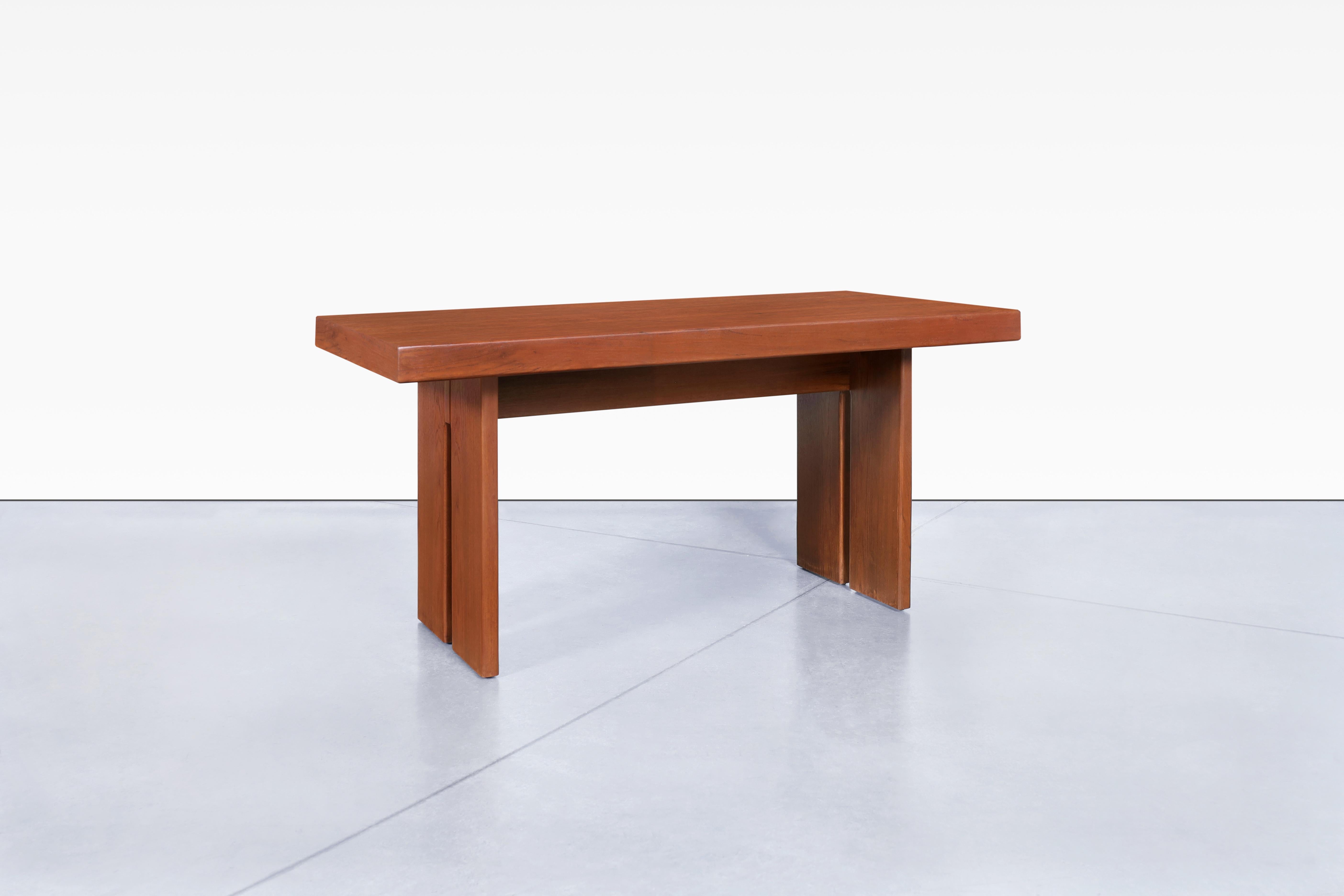 Scrivania in teak moderna di metà secolo in vendita 2