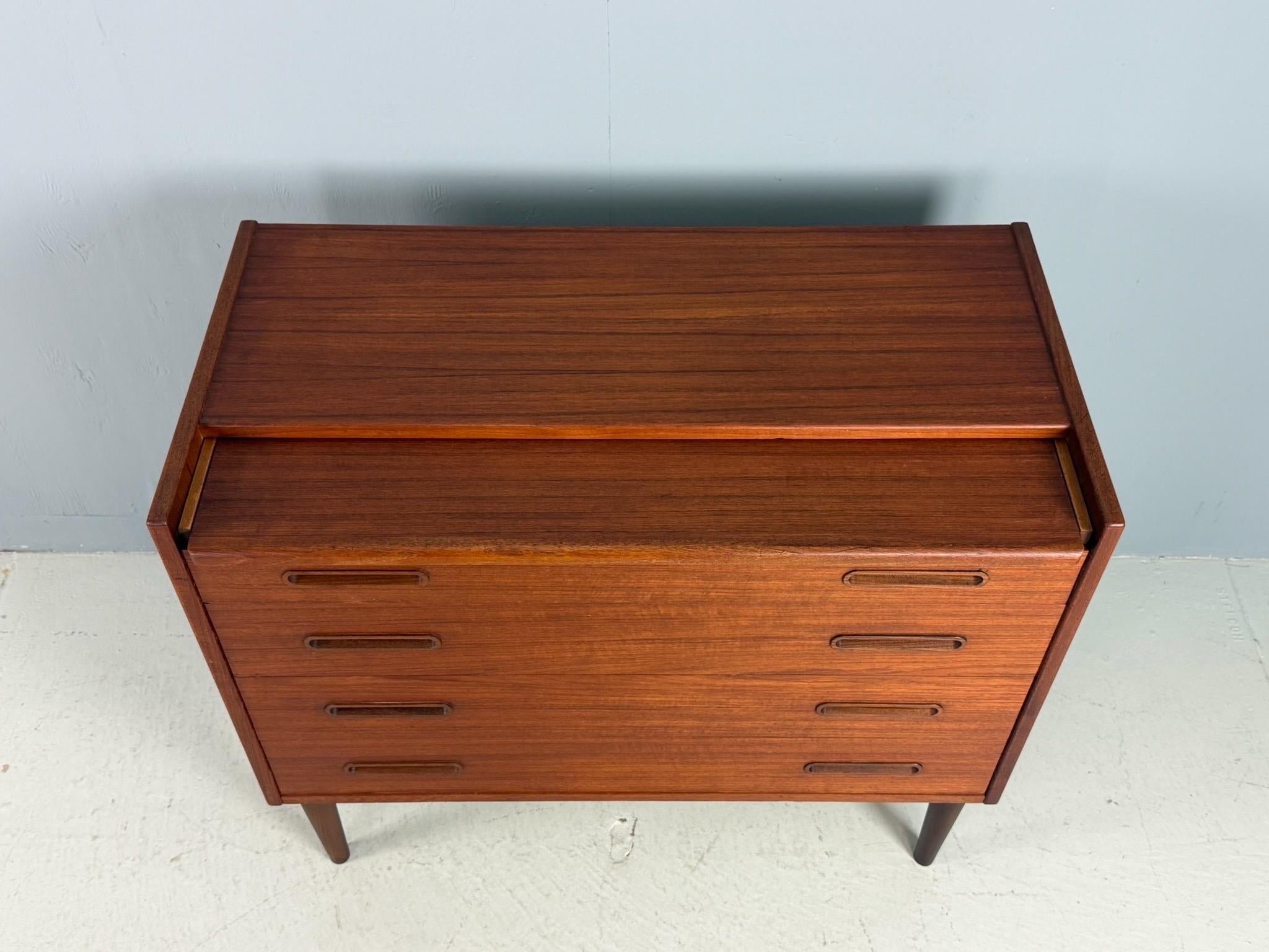 Miroir Mid-Century Modern Teak Desk /Vanity Table/ Cabinet, 1960's, Denmark en vente