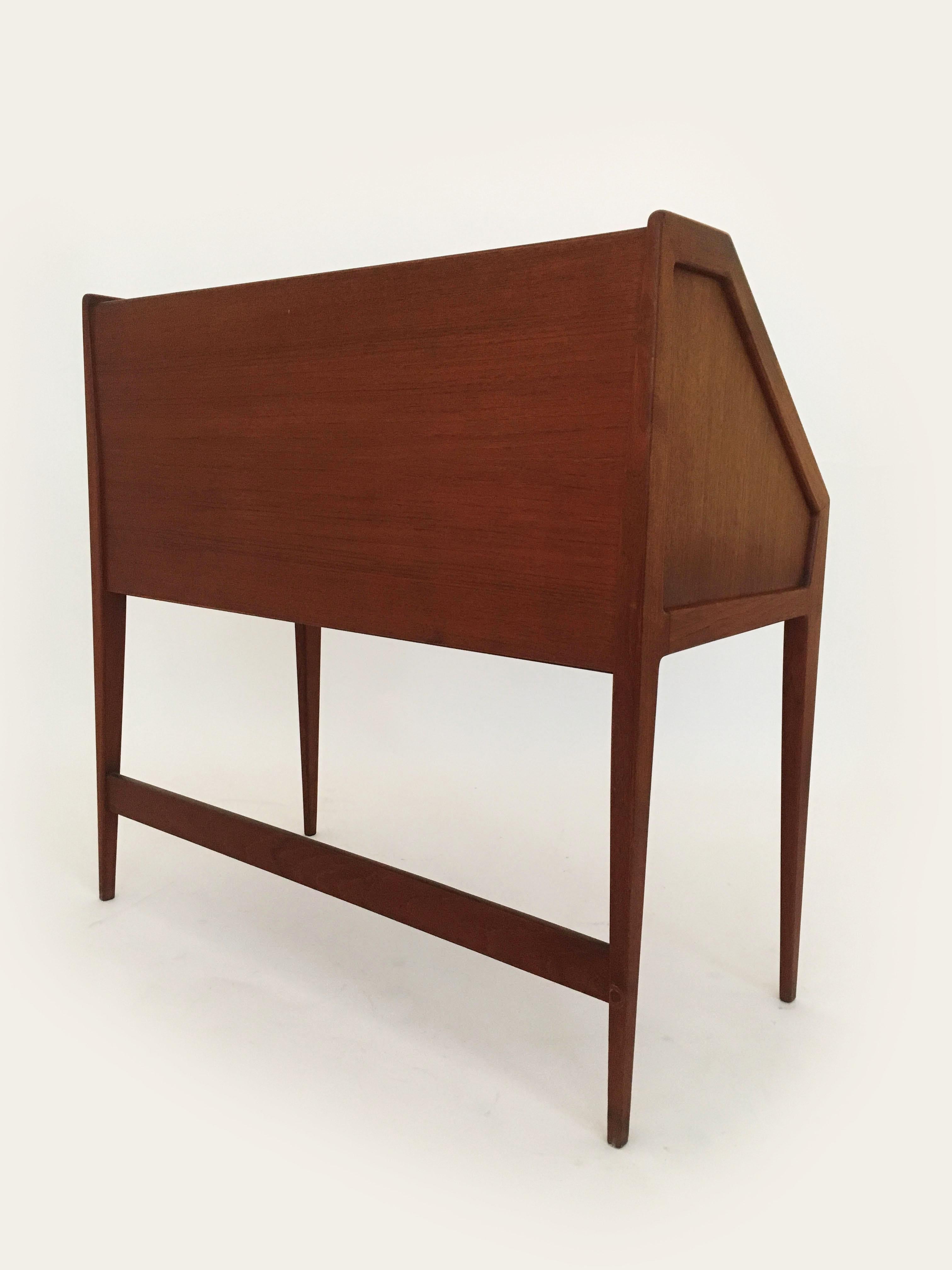 Mid-Century Modern Teak Desk, Writing Table by Walter Wirz for Wilhelm Renz For Sale 7