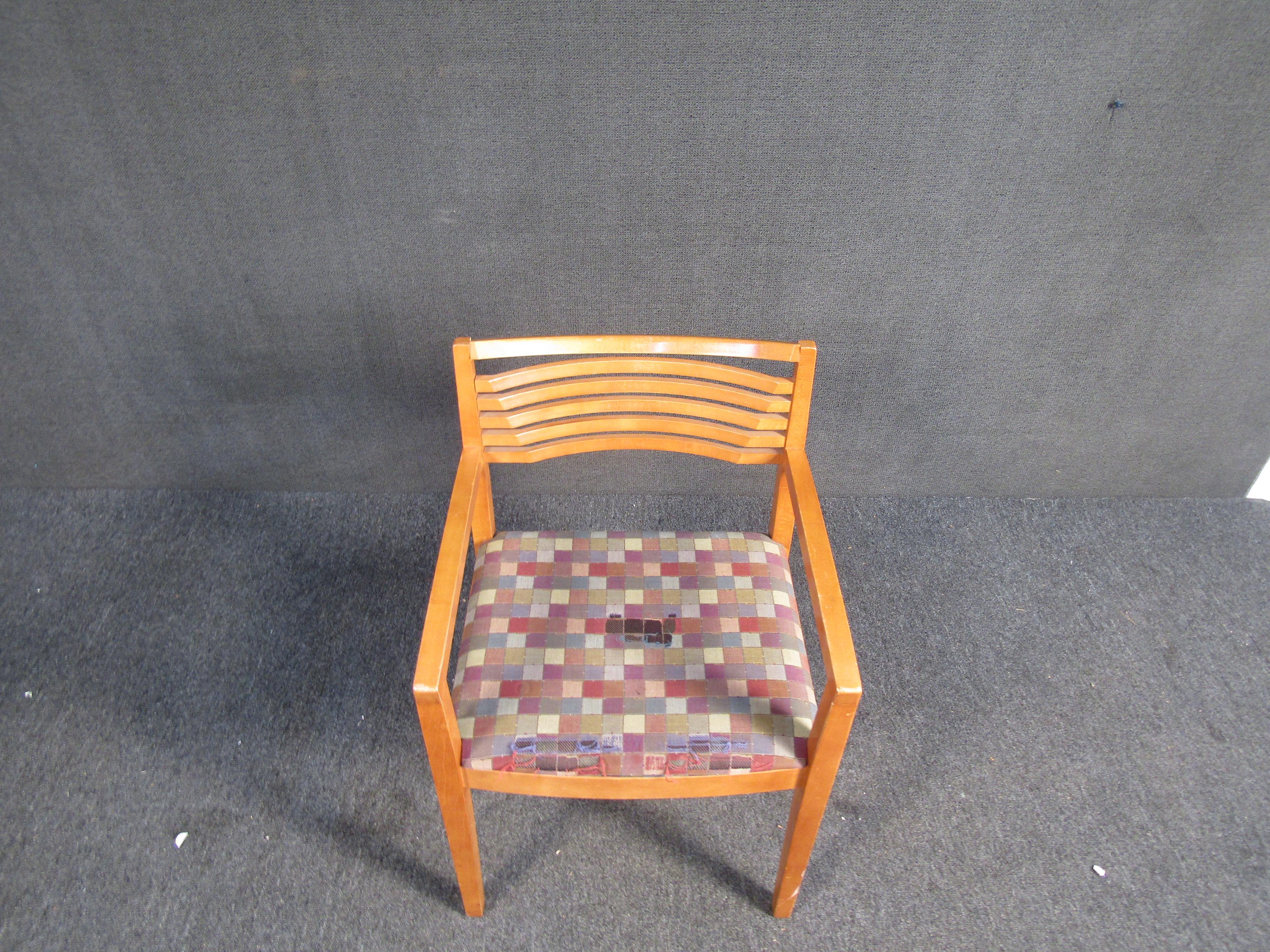 Mid-Century Modern Teak Dining Chair In Fair Condition For Sale In Brooklyn, NY