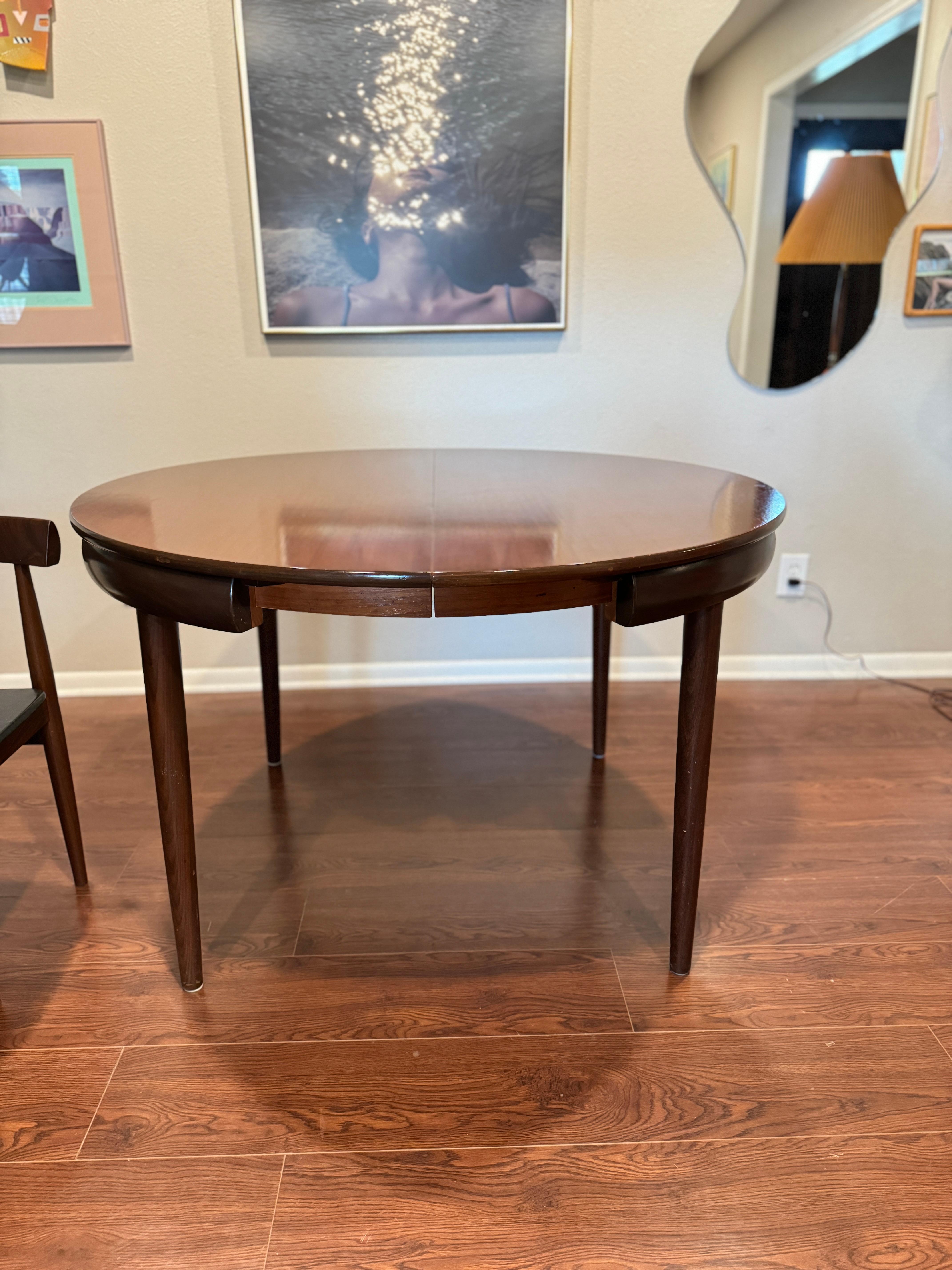 Mid century modern teak dining set by Hans Olsen for Frem Rojle, circa 1960s For Sale 5