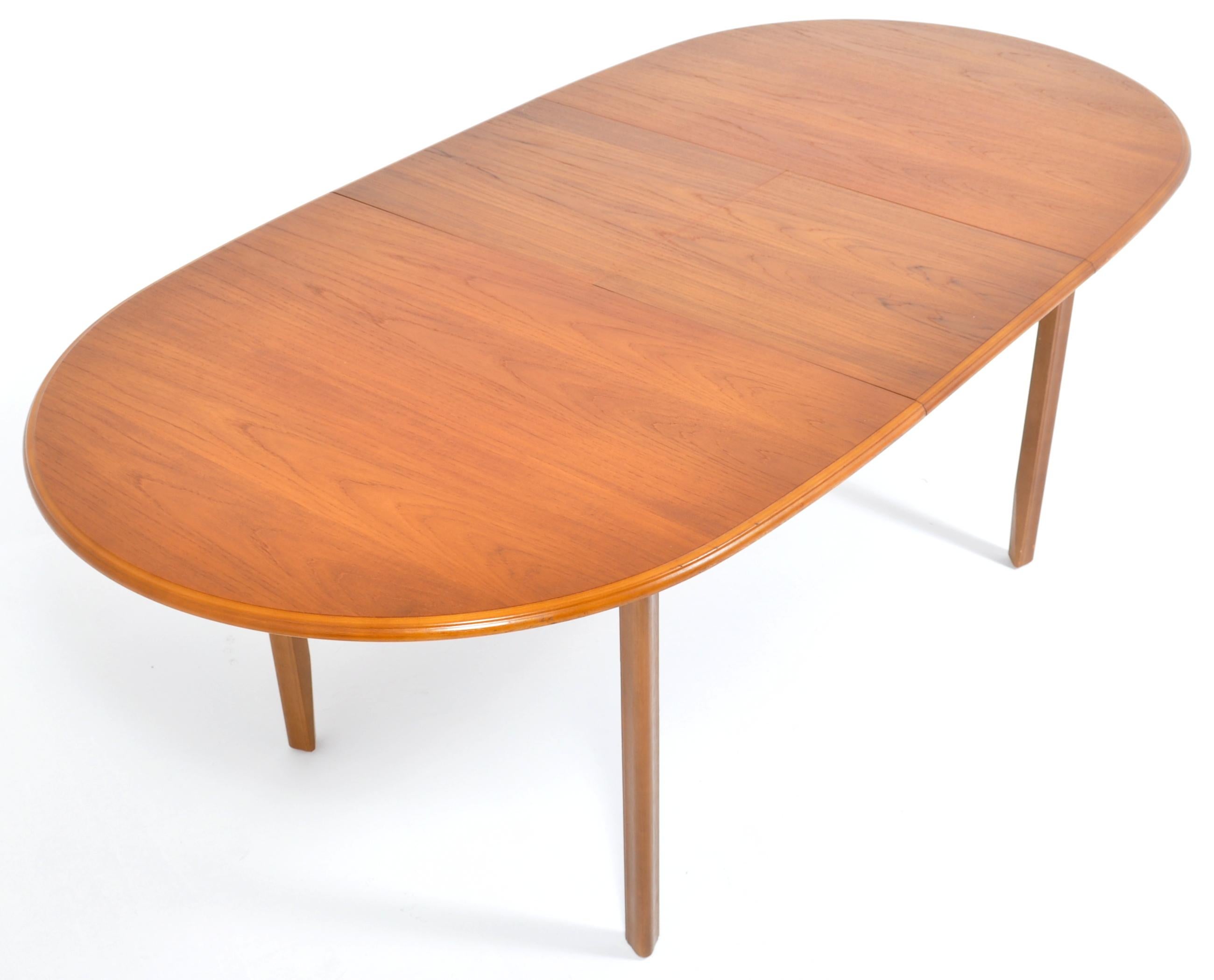 Mid-Century Modern Teak Dining Table by Meredew, 1960s In Good Condition In Portland, OR