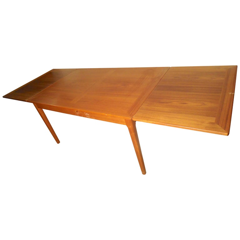 MidCentury Modern Teak Dining Table For Sale at 1stDibs