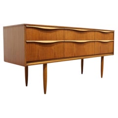 Comodino in teak in stile Mid-Century Modern di Austinsuite, in stile danese