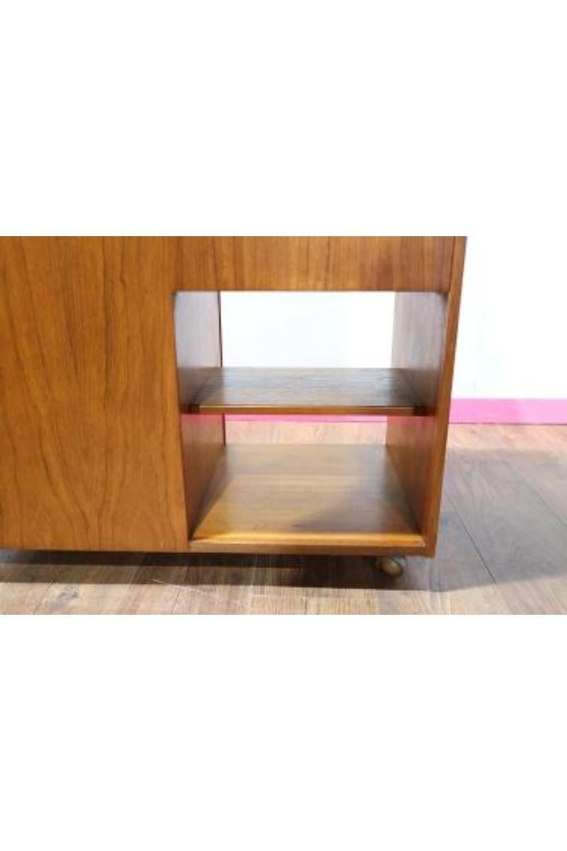 Mid Century Modern Teak Drinks Trolley Bar Cart Danish Style Vintage Teak In Good Condition In Los Angeles, CA