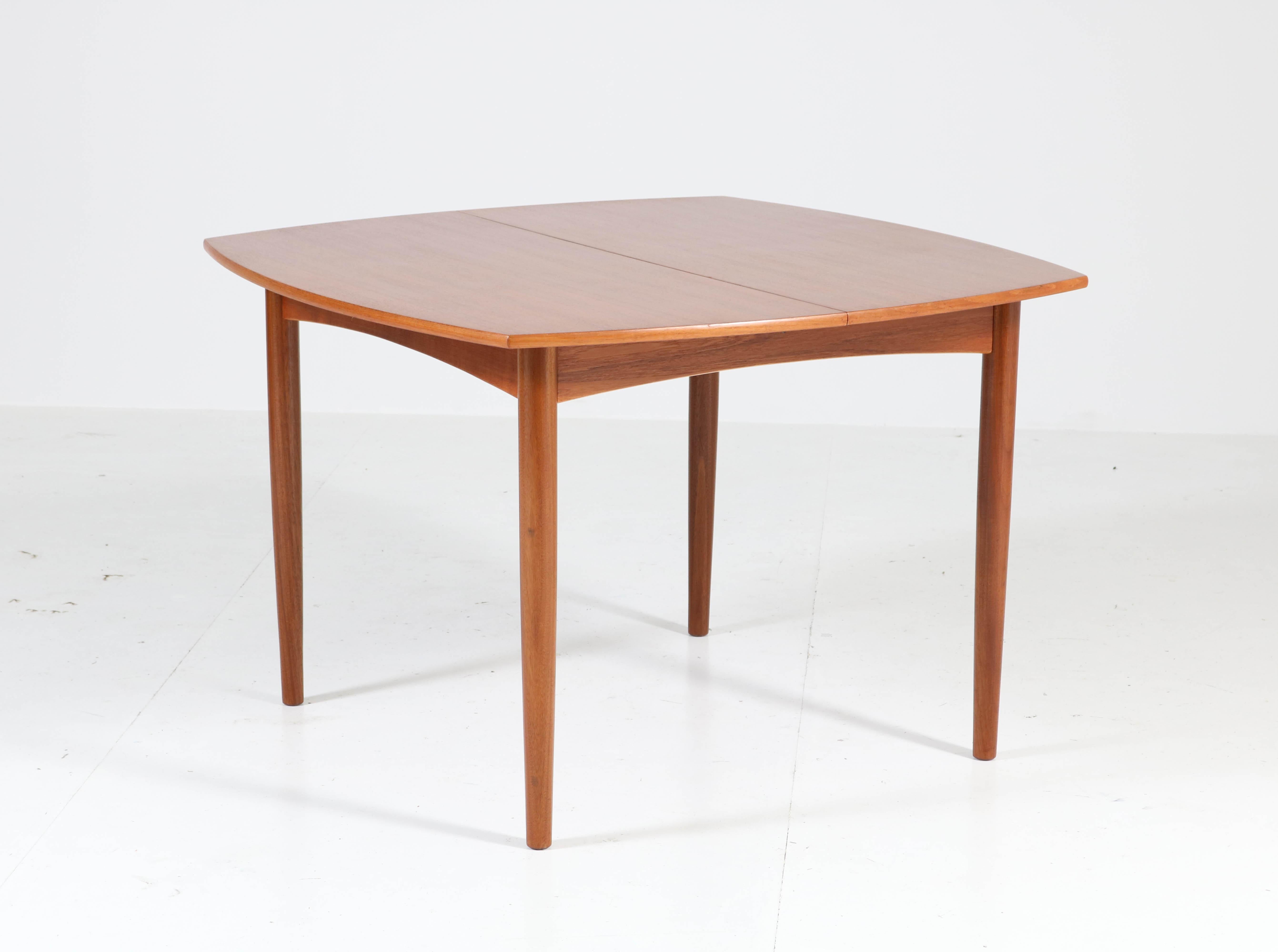 Dutch Mid-Century Modern Teak Extendable Dining Room Table by Cees Braakman for Pastoe