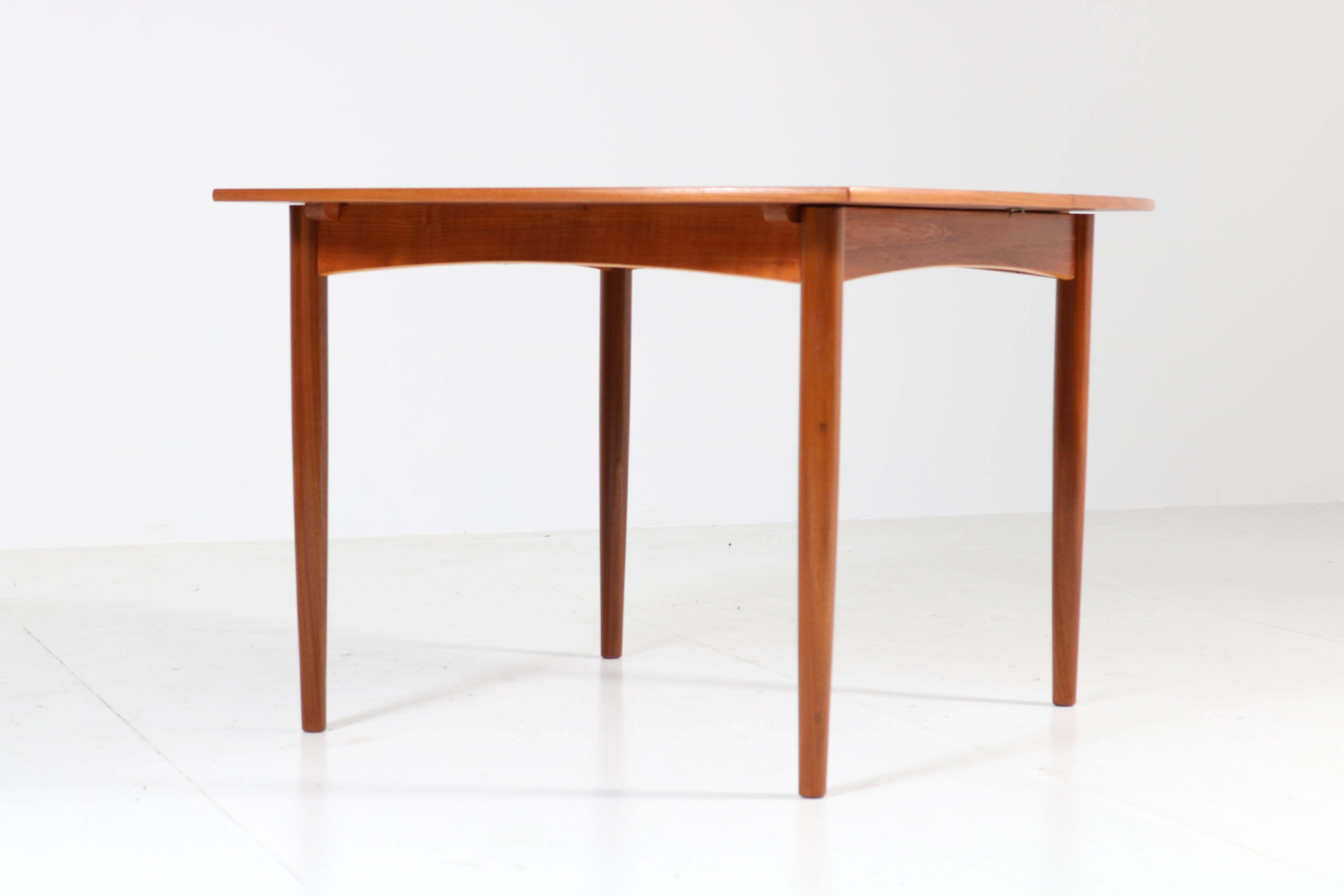 Mid-Century Modern Teak Extendable Dining Room Table by Cees Braakman for Pastoe In Good Condition In Amsterdam, NL