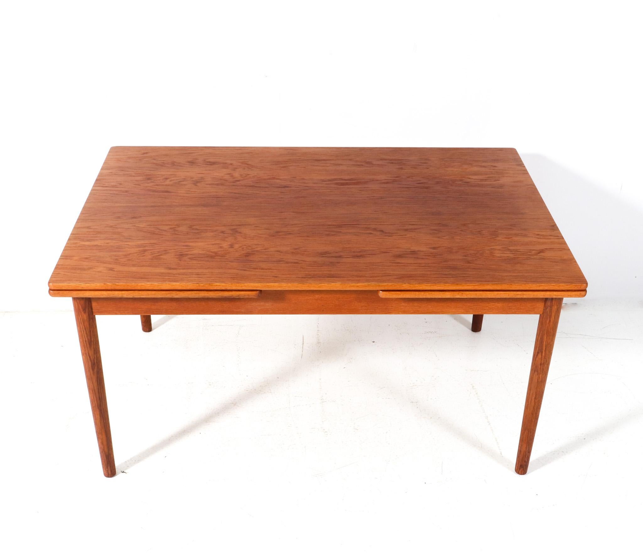  Mid-Century Modern Teak Extendable Dining Room Table Mo. 215 by Farstrup, 1960s In Good Condition For Sale In Amsterdam, NL