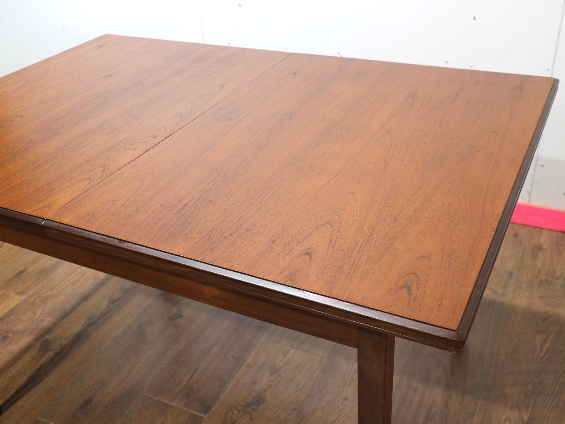 Mid Century Modern Teak Extending Dining Table and 4 Chairs by White and Newton For Sale 5