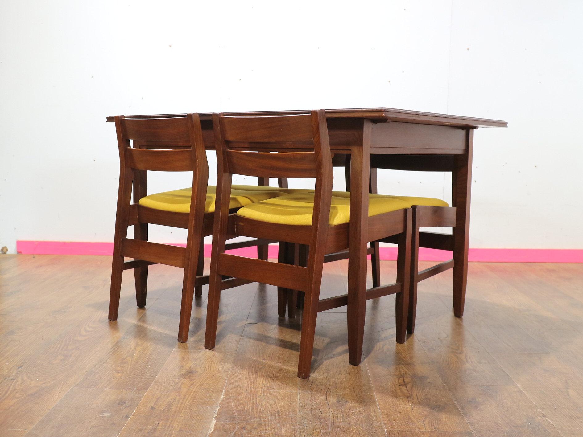 Mid Century Modern Teak Extending Dining Table and 4 Chairs by White and Newton For Sale 9