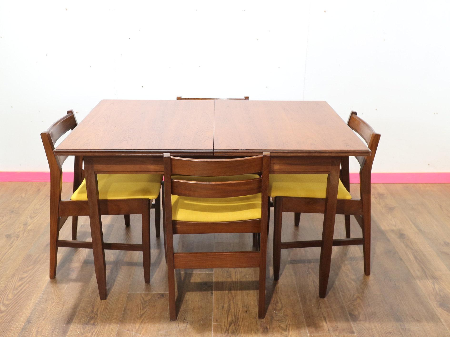 Mid-Century Modern Mid Century Modern Teak Extending Dining Table and 4 Chairs by White and Newton For Sale