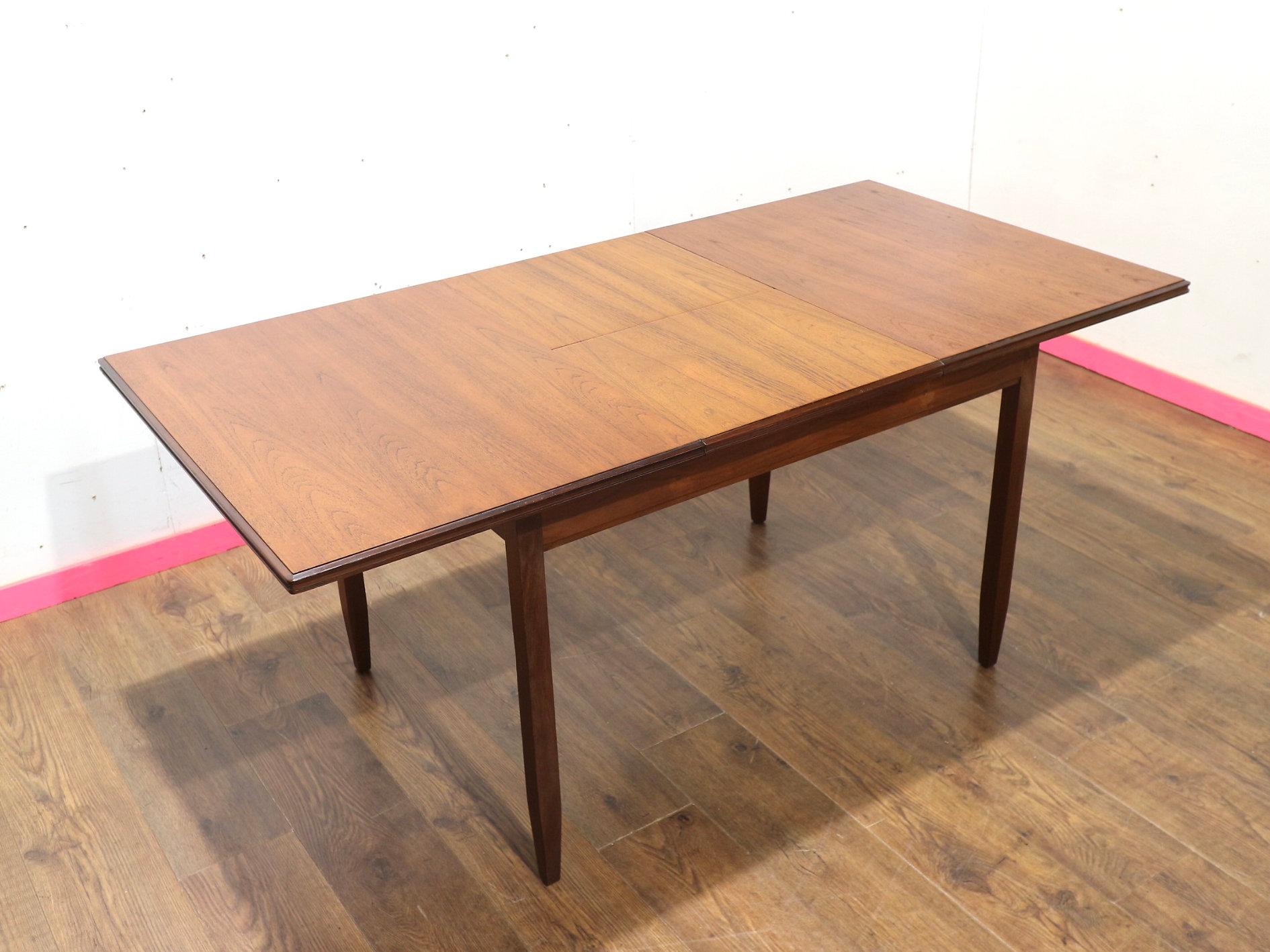 Mid Century Modern Teak Extending Dining Table and 4 Chairs by White and Newton For Sale 2