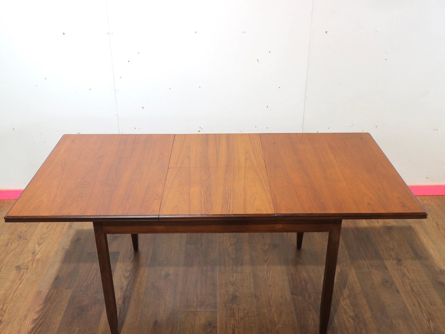 Mid Century Modern Teak Extending Dining Table and 4 Chairs by White and Newton For Sale 3