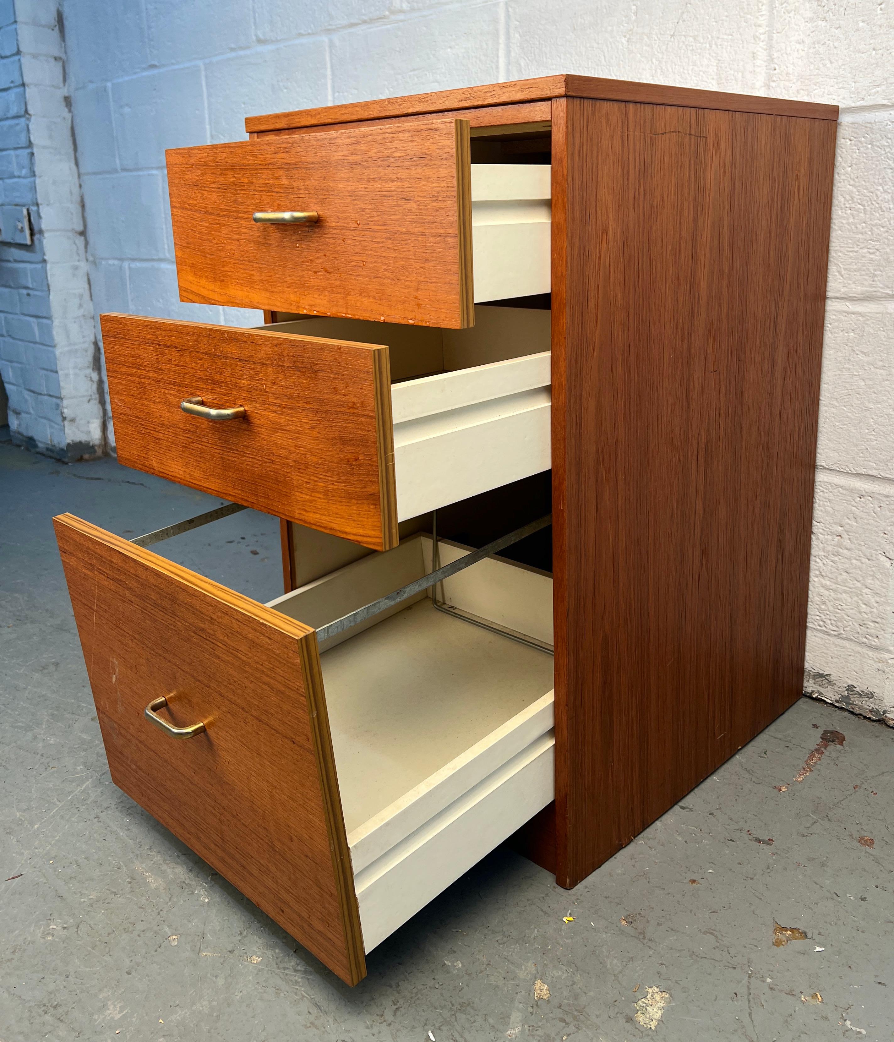 XX secolo Mid-Century Modern Teak Filing Cabinet in vendita