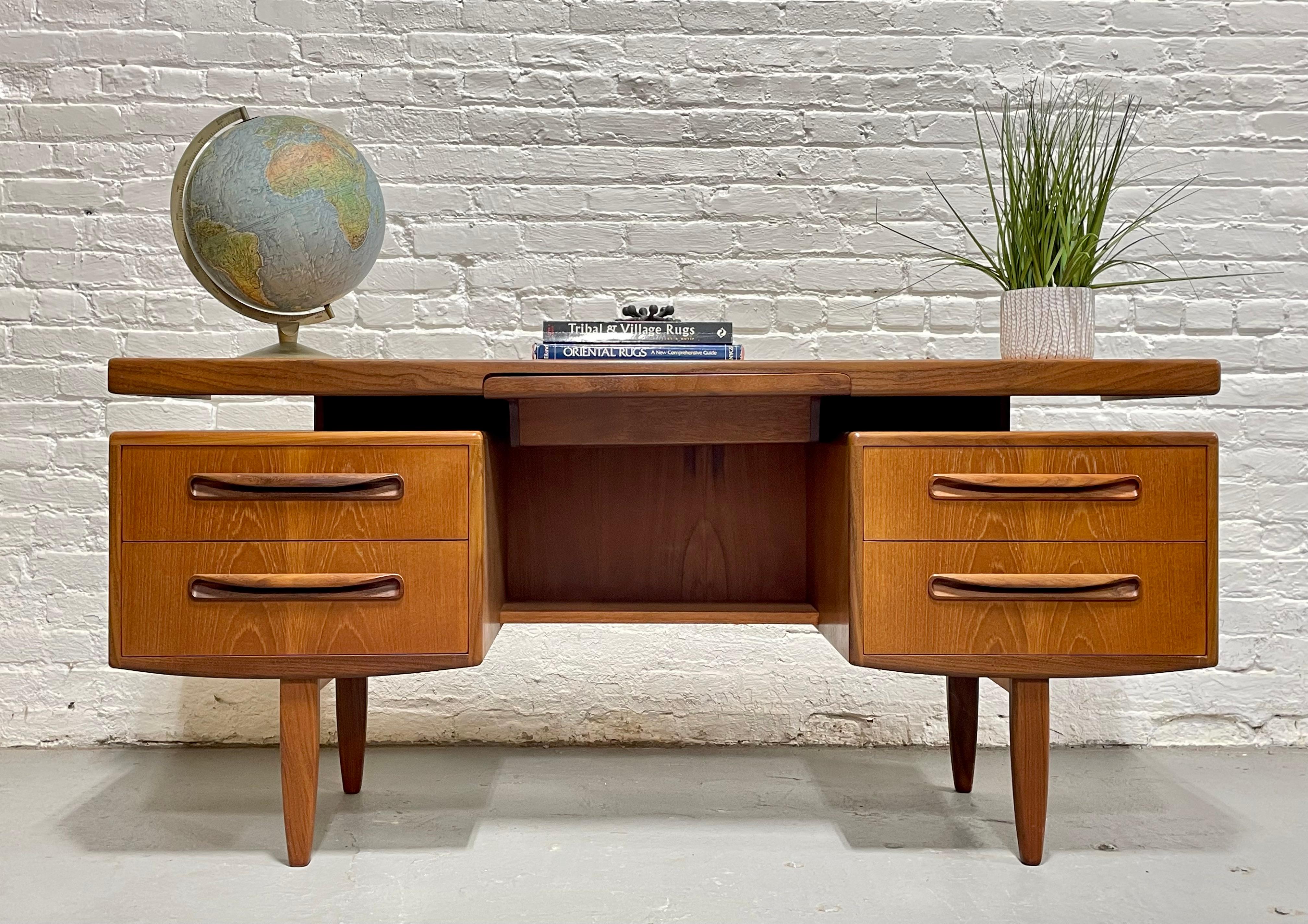 Mid Century Modern TEAK Floating DESK by G-PLAN, 1960's 7
