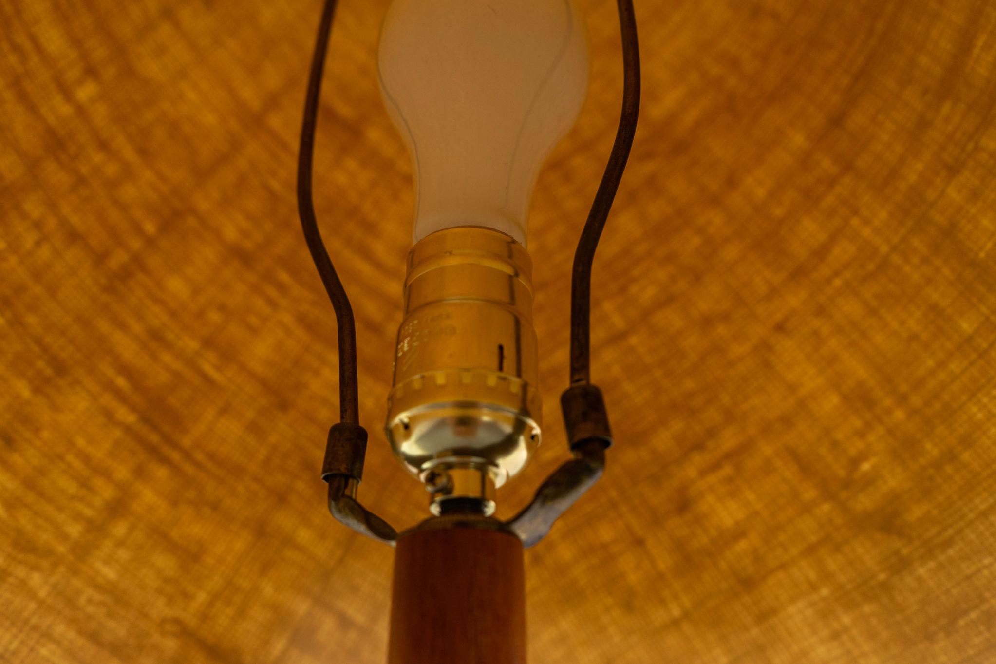 Lampadaire en teck moderne du milieu du siècle 3