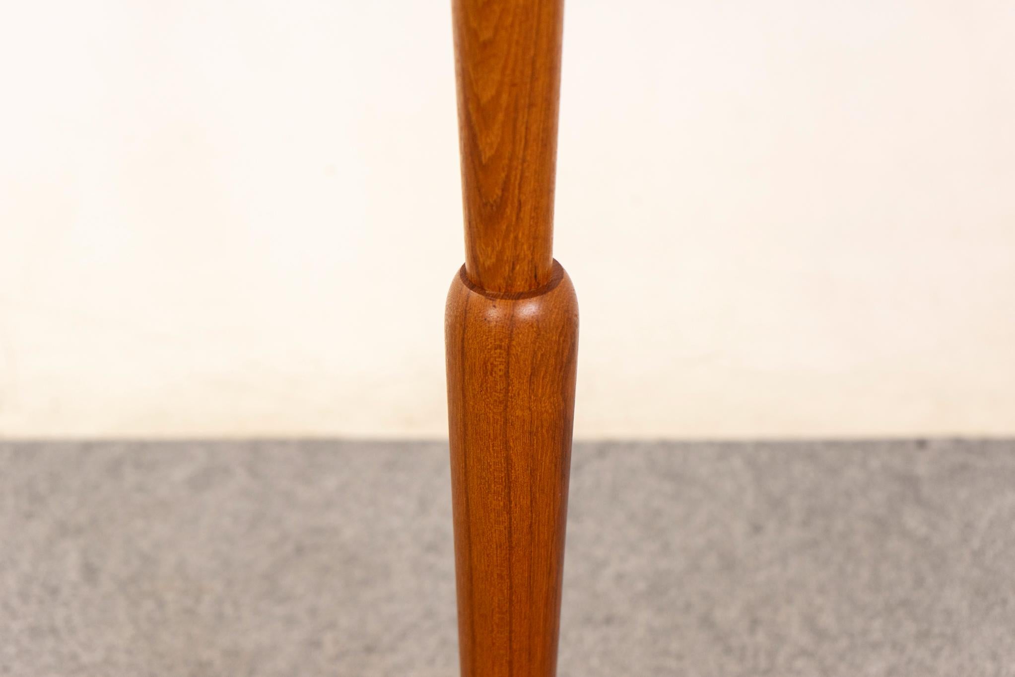 Mid-Century Modern Teak Stehlampe im Zustand „Gut“ im Angebot in VANCOUVER, CA