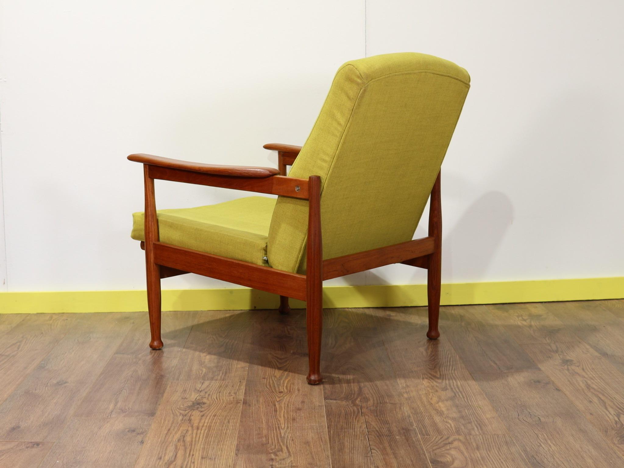 Mid-Century Modern Teak Frame Danish Style Reclining Lounge Chair by Guy Rodgers For Sale 4