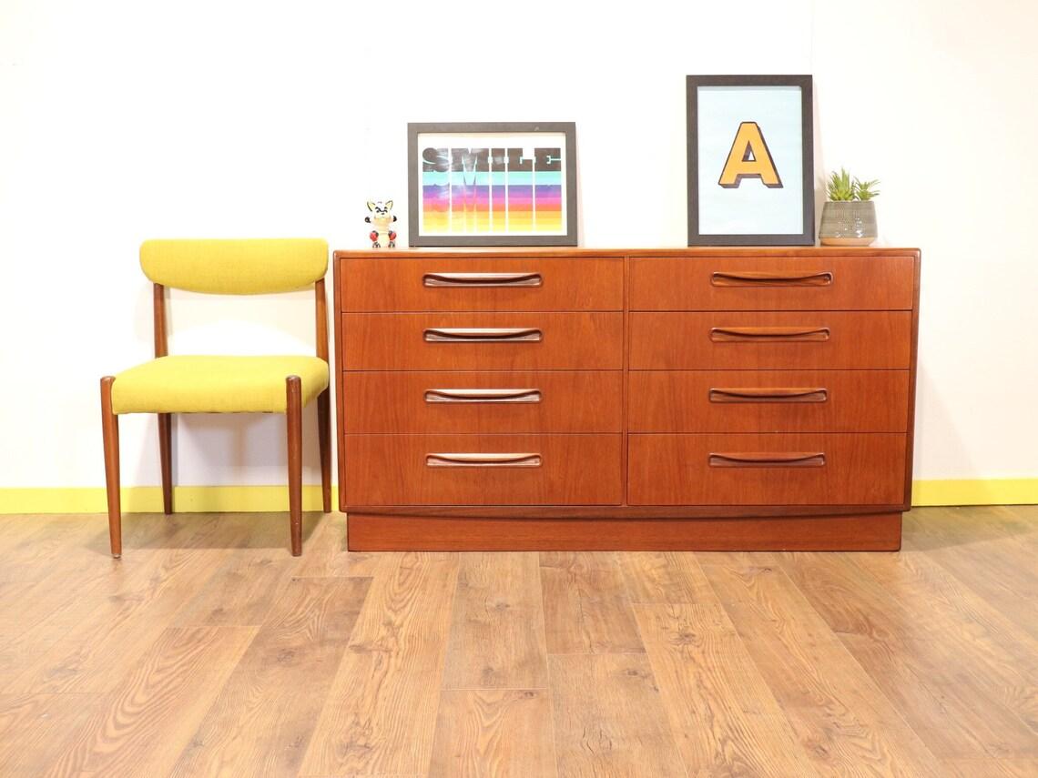 From the iconic Fresco range designed by Victor Bramwell Wilkins for G Plan during the 1970s, this eight-drawer teak dresser is quite a piece. All of the Fresco range is veneered in high-quality teak and this one looks great. It offers plenty of