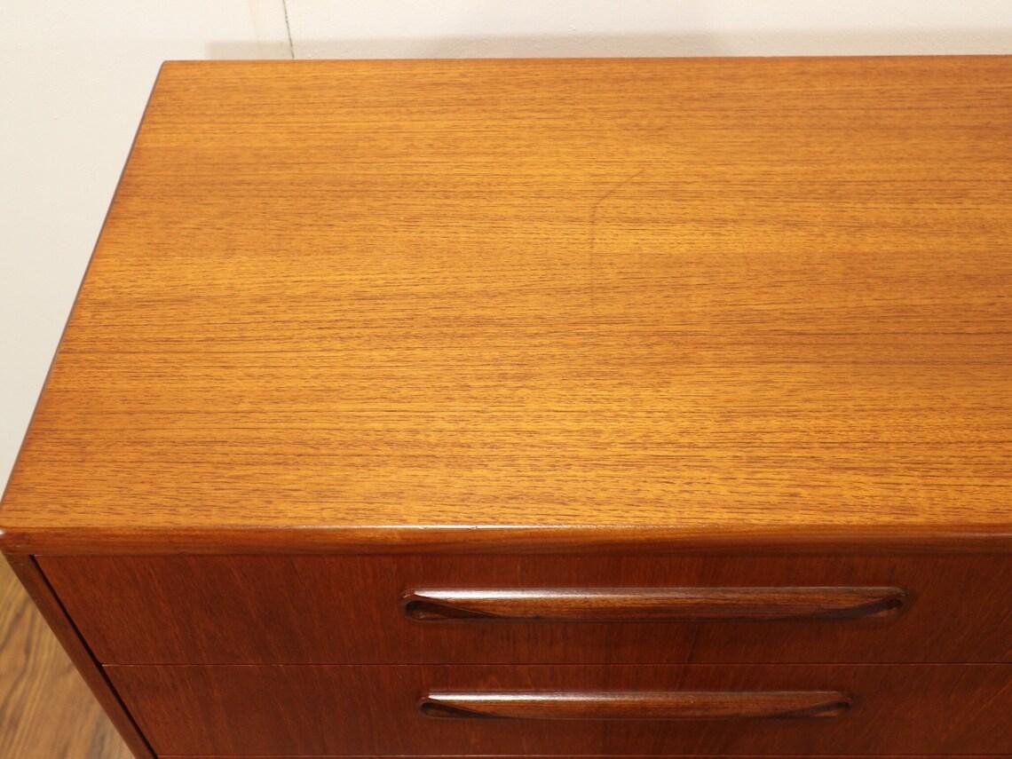 Mid-Century Modern Teak G Plan Dresser Bank of Drawers VIntage Danish Style In Good Condition In Los Angeles, CA